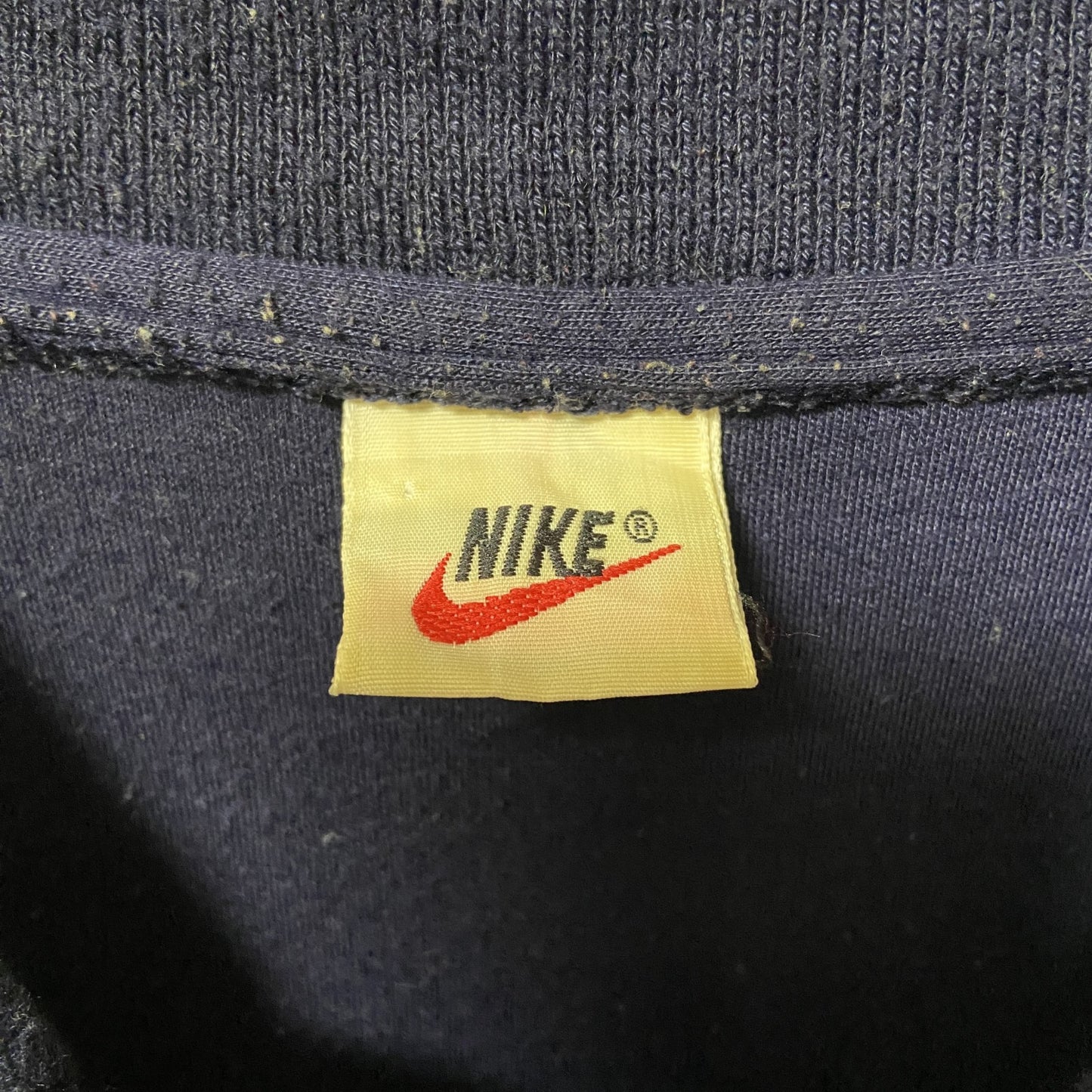 古着 used NIKE ナイキ 長袖Vネックスウェット 薄手トレーナー 襟付き ワンポイントロゴ刺繍 ネイビー Lサイズ