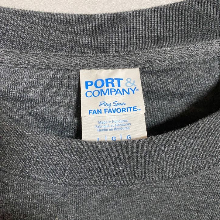 古着 used PORT&COMPANY 長袖プリントスウェット トレーナー ワイン ダークグレー 秋冬服 Lサイズ