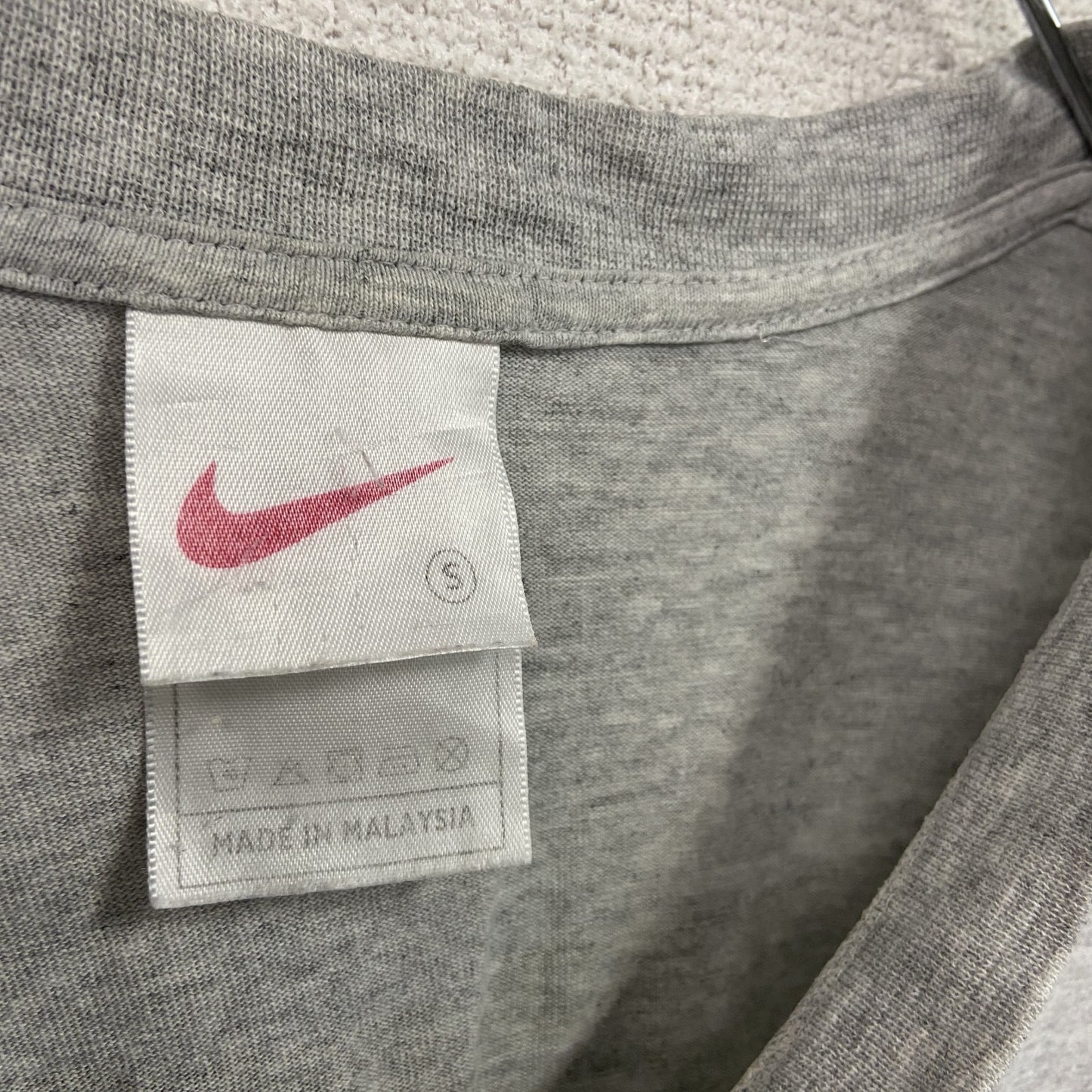 NIKE ナイキ 半袖プリントTシャツ Vネック 灰色 グレー Sサイズ