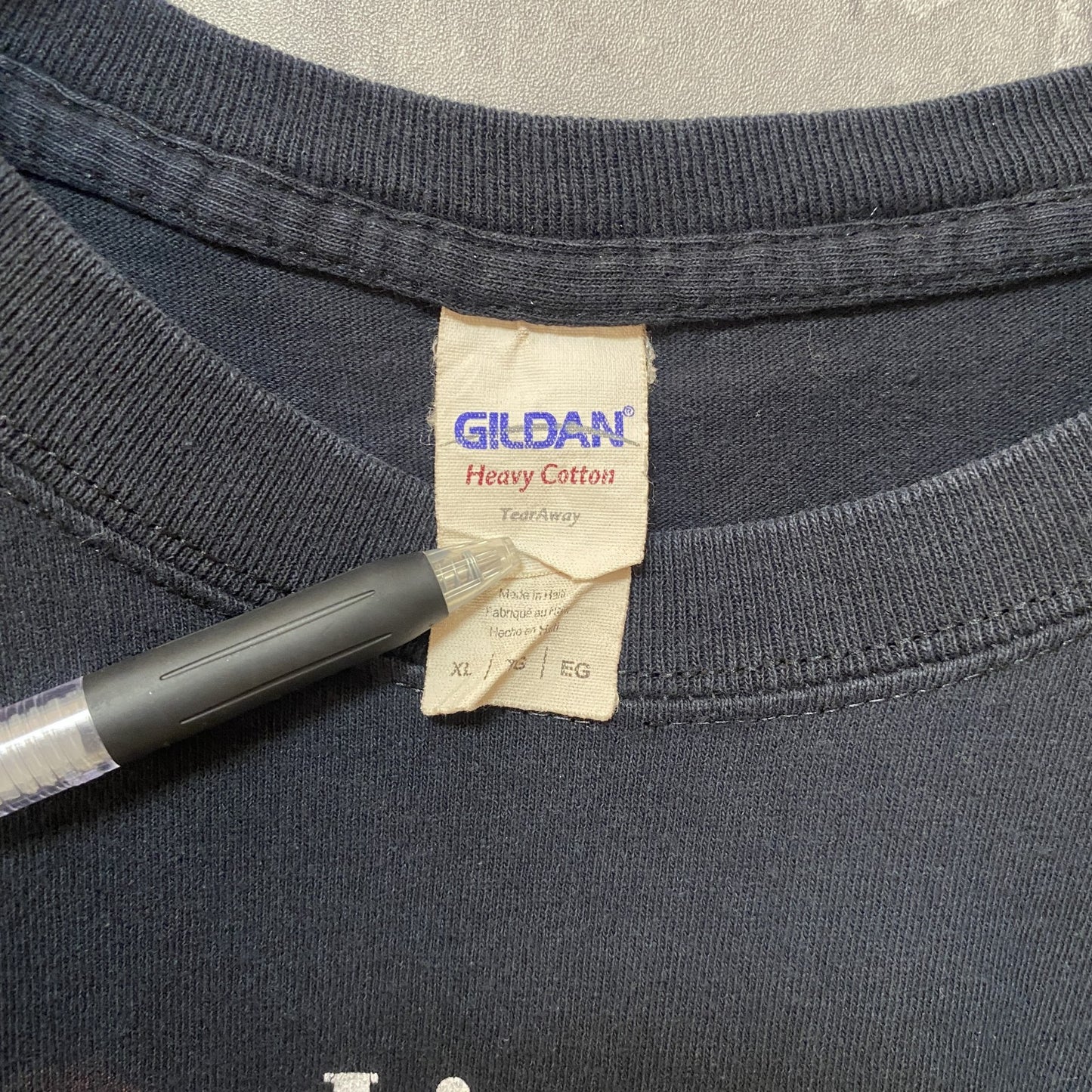 古着 used GILDAN ギルダン 半袖プリントTシャツ 黒 ブラック 蝶 レインボー レトロデザイン クルーネック XL