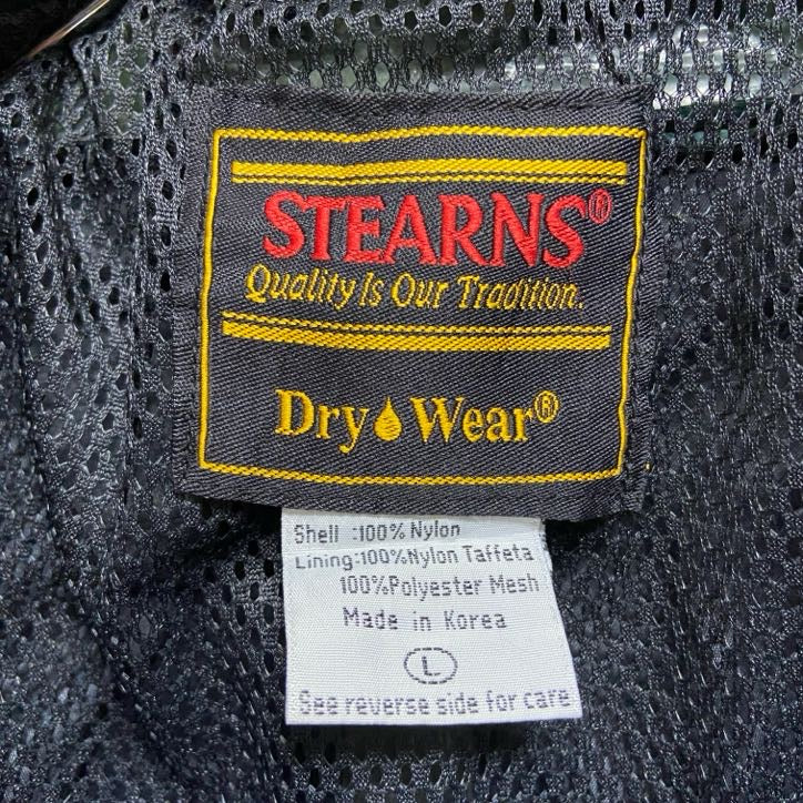 古着 used STEARNS 長袖ワンポイント刺繍ナイロンジャケット フード収納 黒 緑 バイカラー 秋冬服 Lサイズ