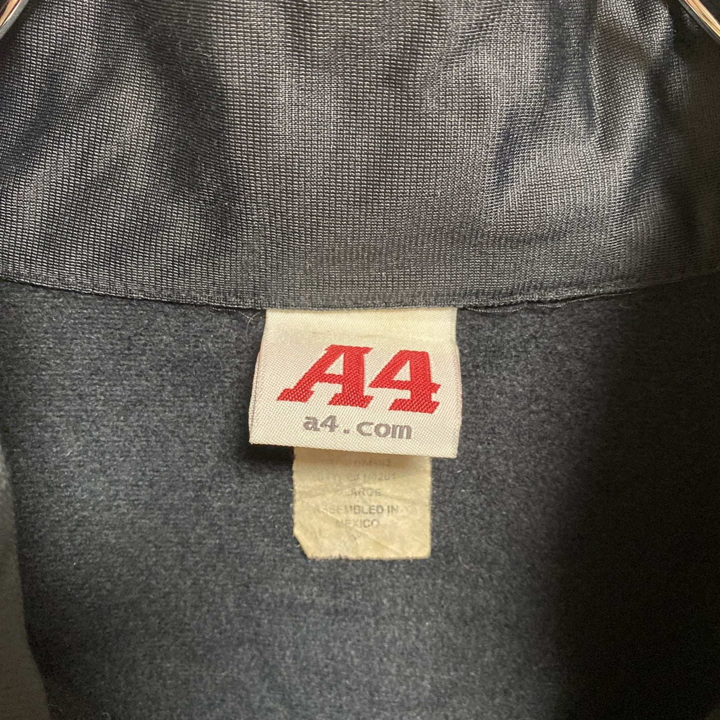 古着 used A4 長袖ワンポイント刺繍トラックジャケット ジャージ MWP フットボール スポーツ 黒 ブラック