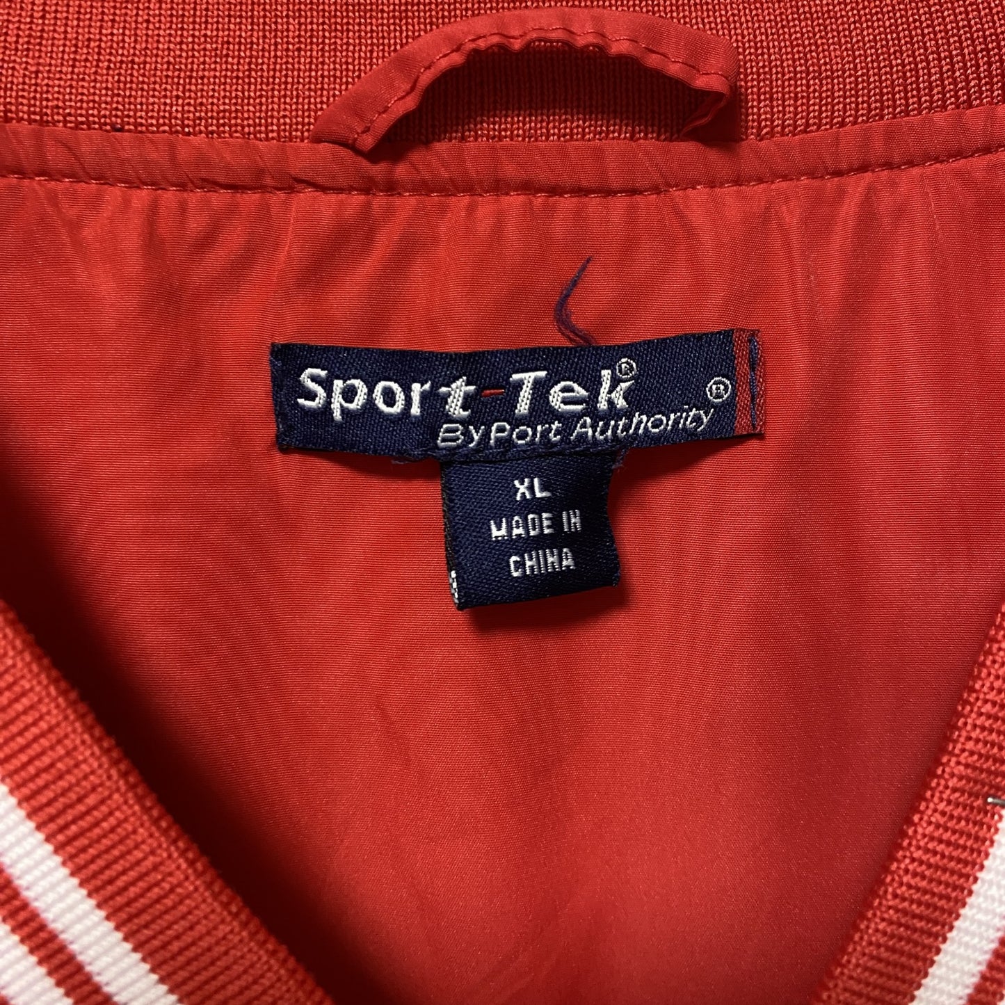 古着 used Sport-Tek 長袖ナイロンプルオーバー レッド 赤 レトロ Vネック ストリート オーバーサイズ XLサイズ