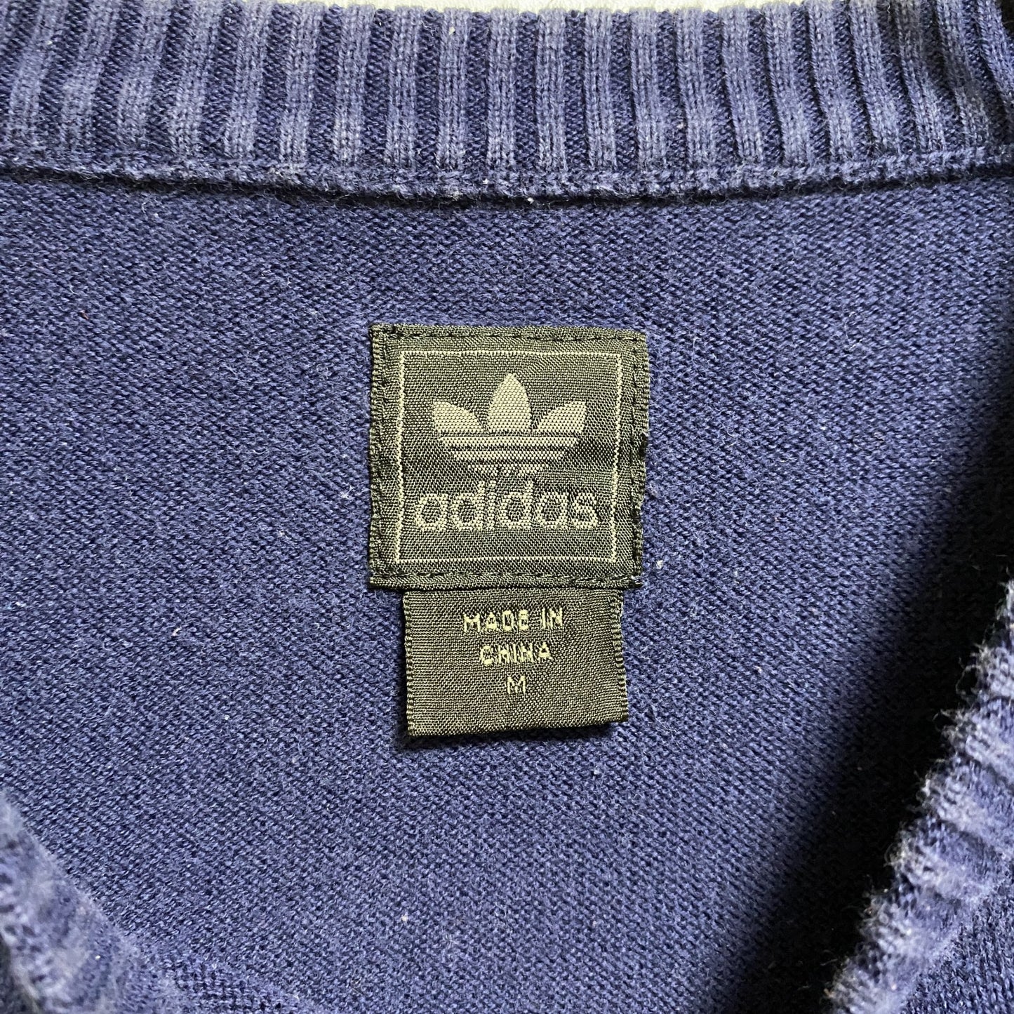 古着 used adidas アディダス 長袖薄手ボーダー柄ニット セーター クルーネック ネイビー 赤 秋冬服 Mサイズ