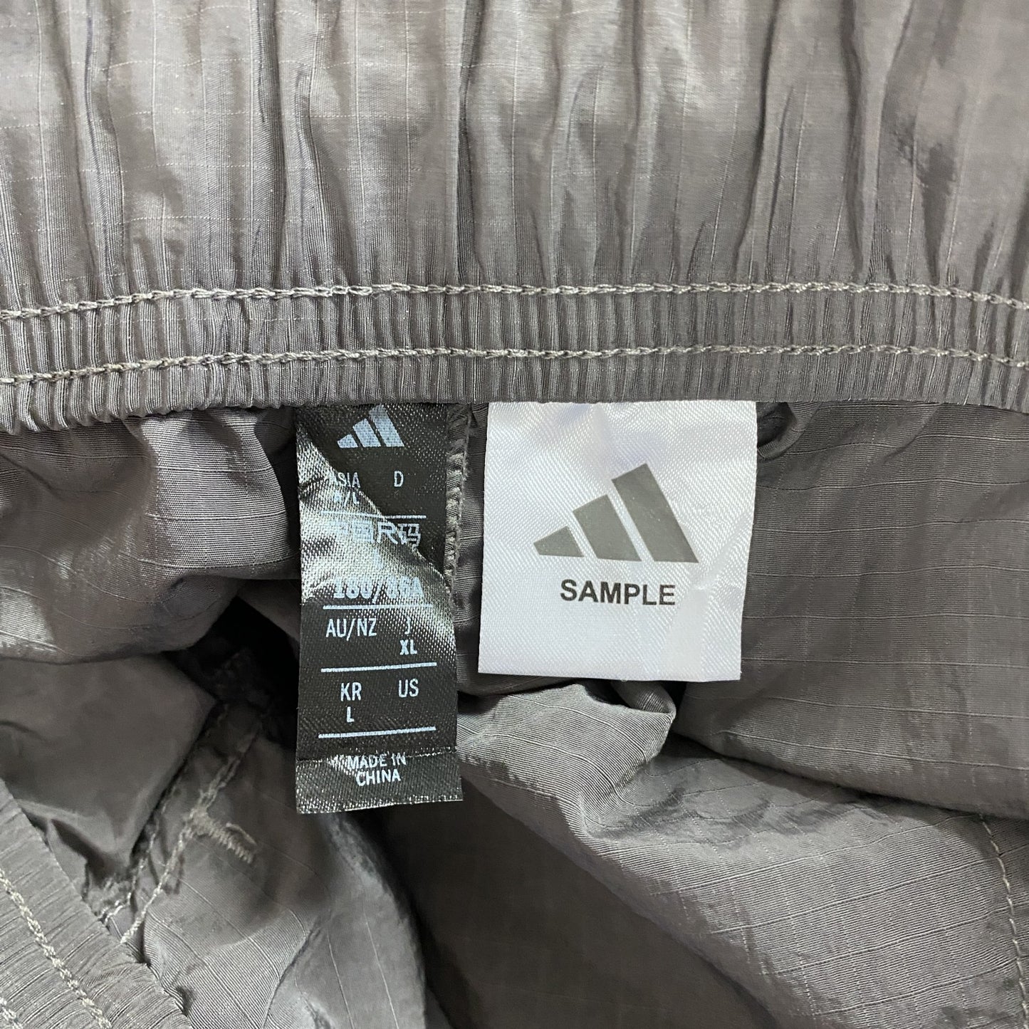 adidas アディダス ナイロンパンツ グレー XLサイズ