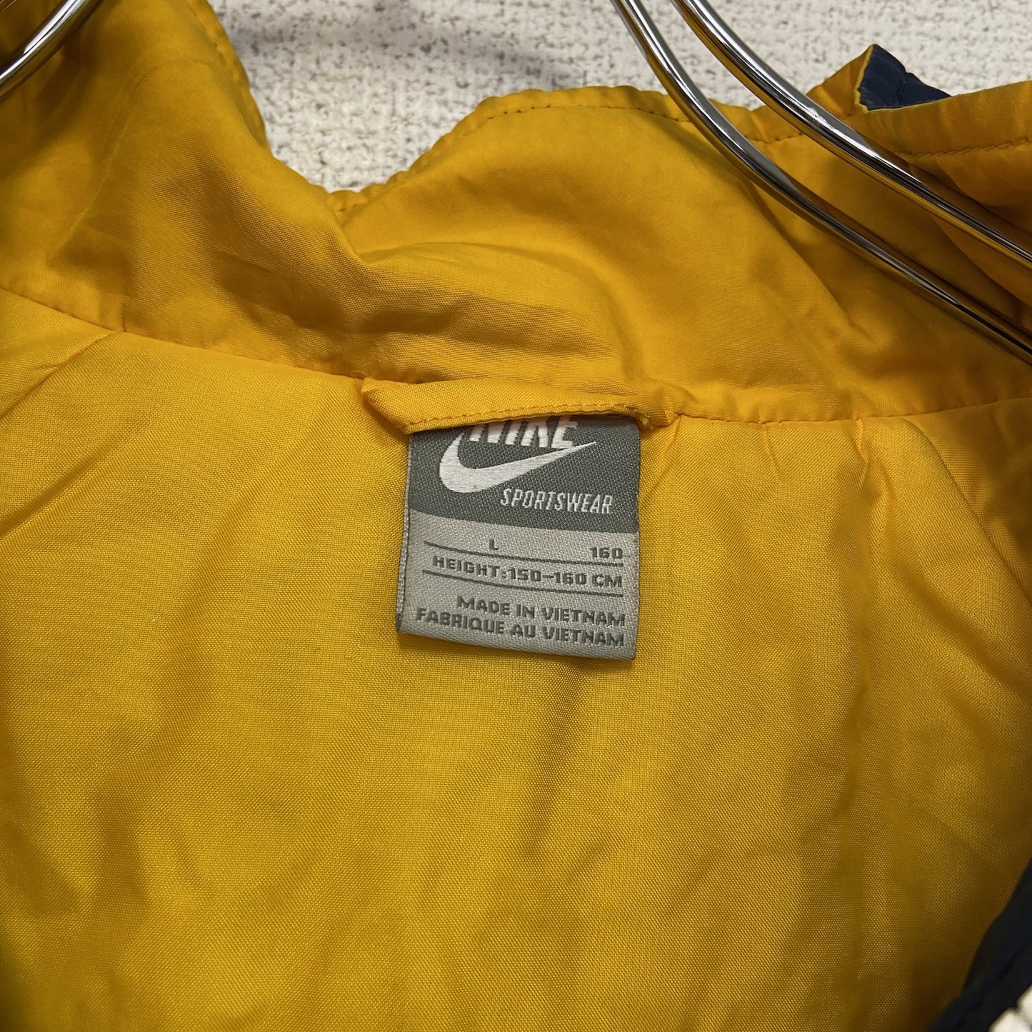 NIKE ナイキ フルジップパーカー ウィンドブレーカー 中綿入り 紺 ネイビー Lサイズ