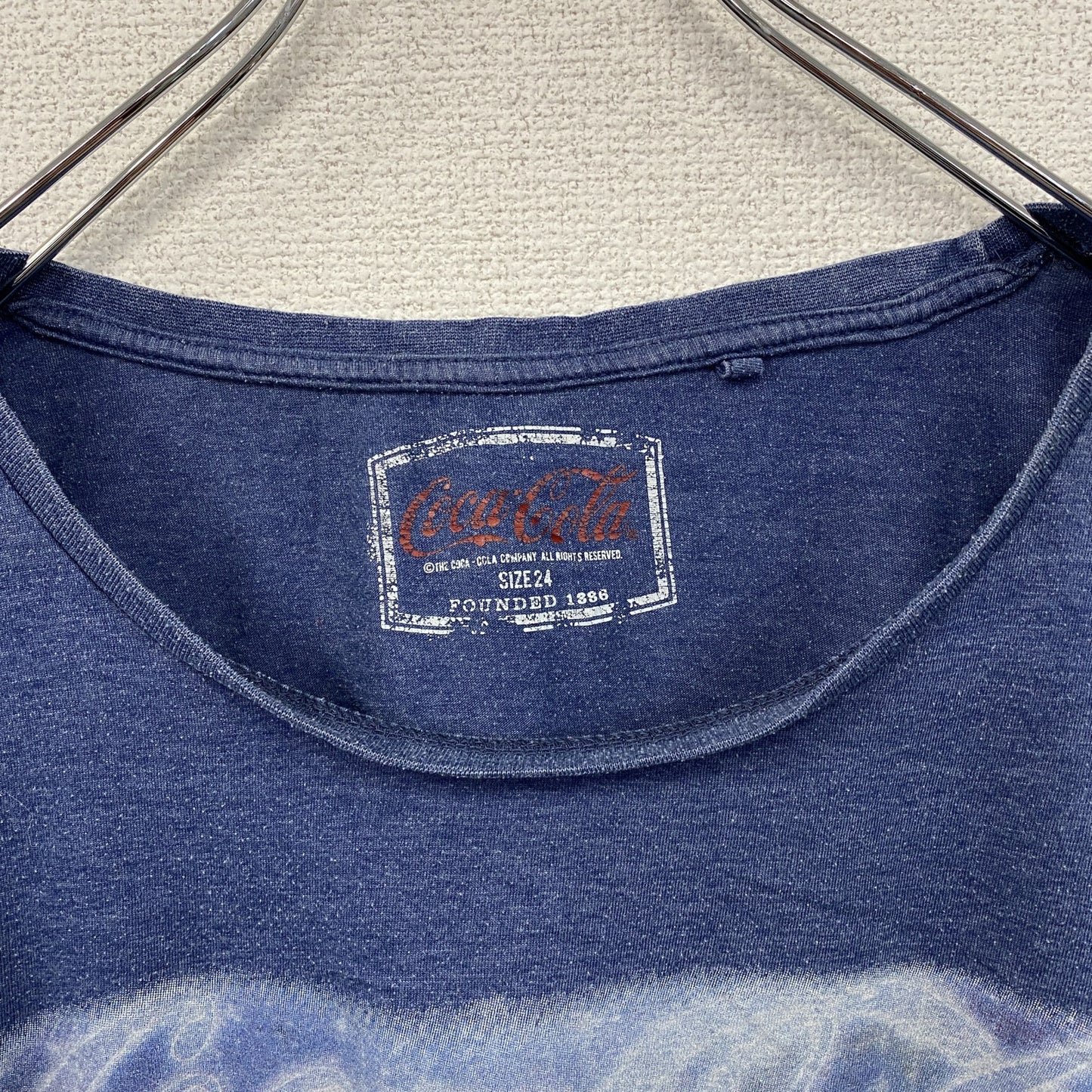 Coca-Cola コカ・コーラ 半袖プリントTシャツ サンタクロース 紺 ネイビー 24サイズ