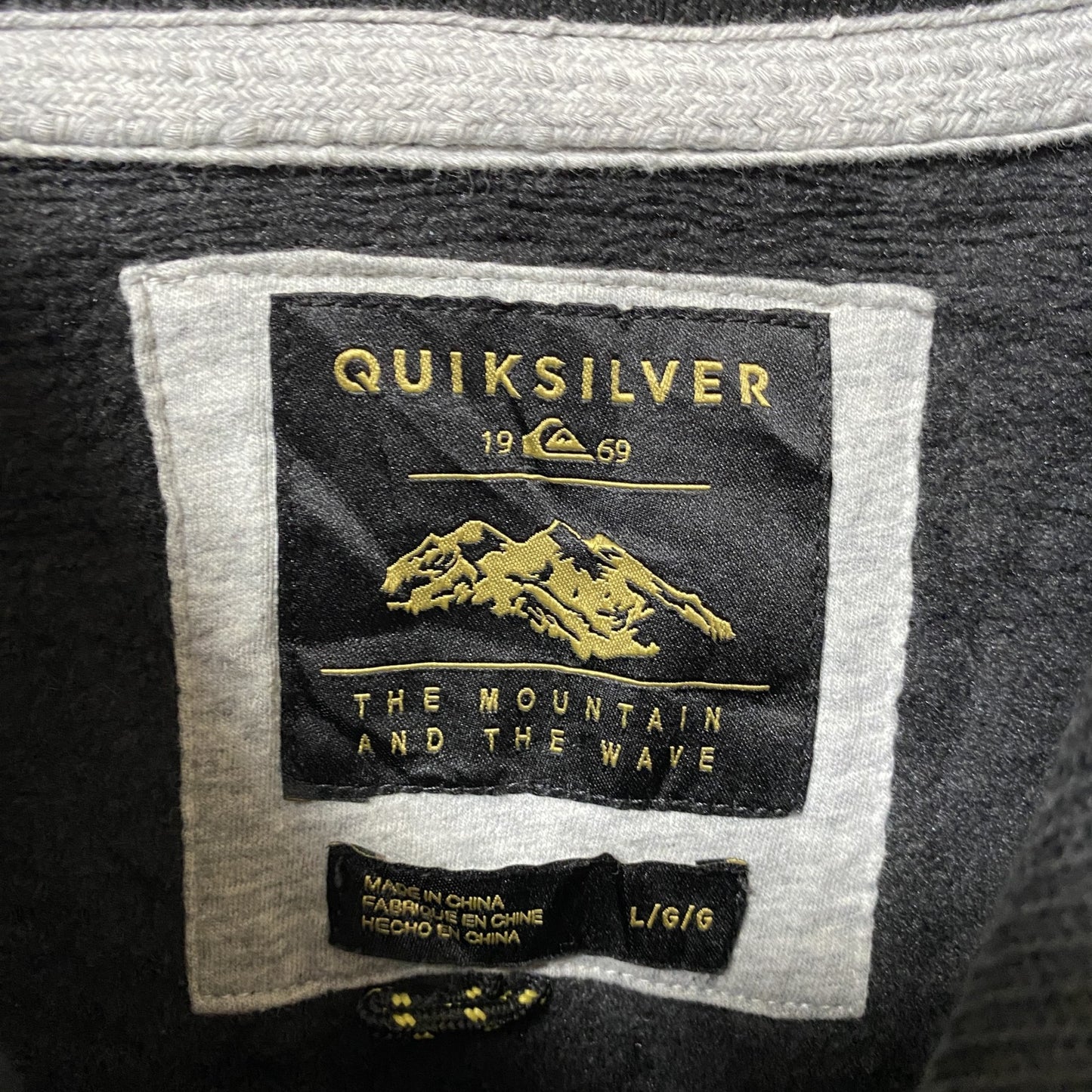 古着 used QUIKSILVER クイックシルバー 長袖レザーパッチパーカー フーディー ノームコア グレー 黒 Lサイズ