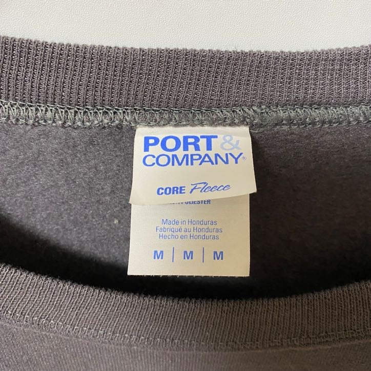 古着 used PORT&COMPANY 長袖ワンポイントプリントスウェット トレーナー クルーネック グレー 秋冬服 Mサイズ