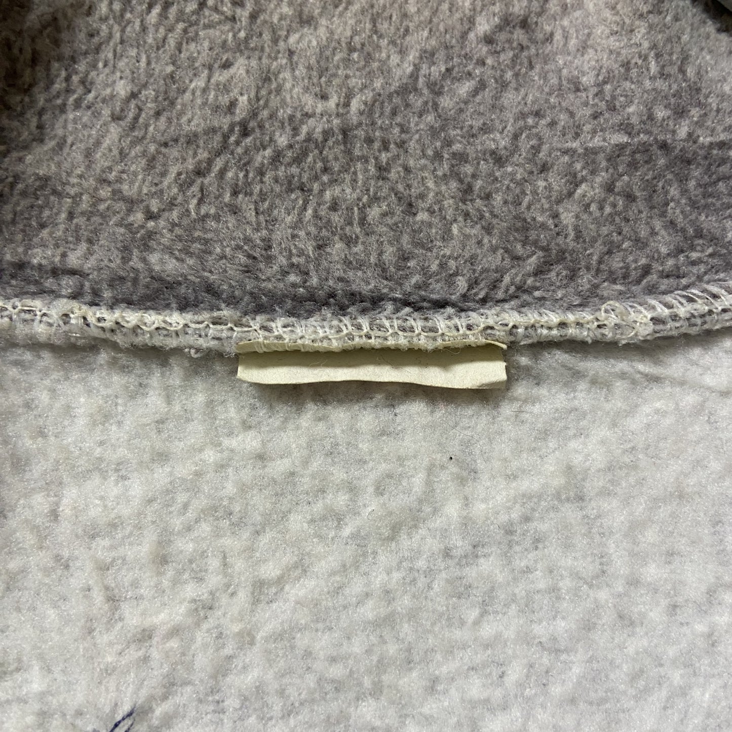 古着 used TOMMY HILFIGER トミーヒルフィガー フリースベスト ワンポイント刺繍 グレー ホワイト ハイネック