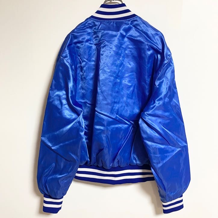 古着 used　Holloway　ホロウェイ　長袖ナイロンスタジャン　ワンポイントプリント　青　ビックシルエット　XLサイズ