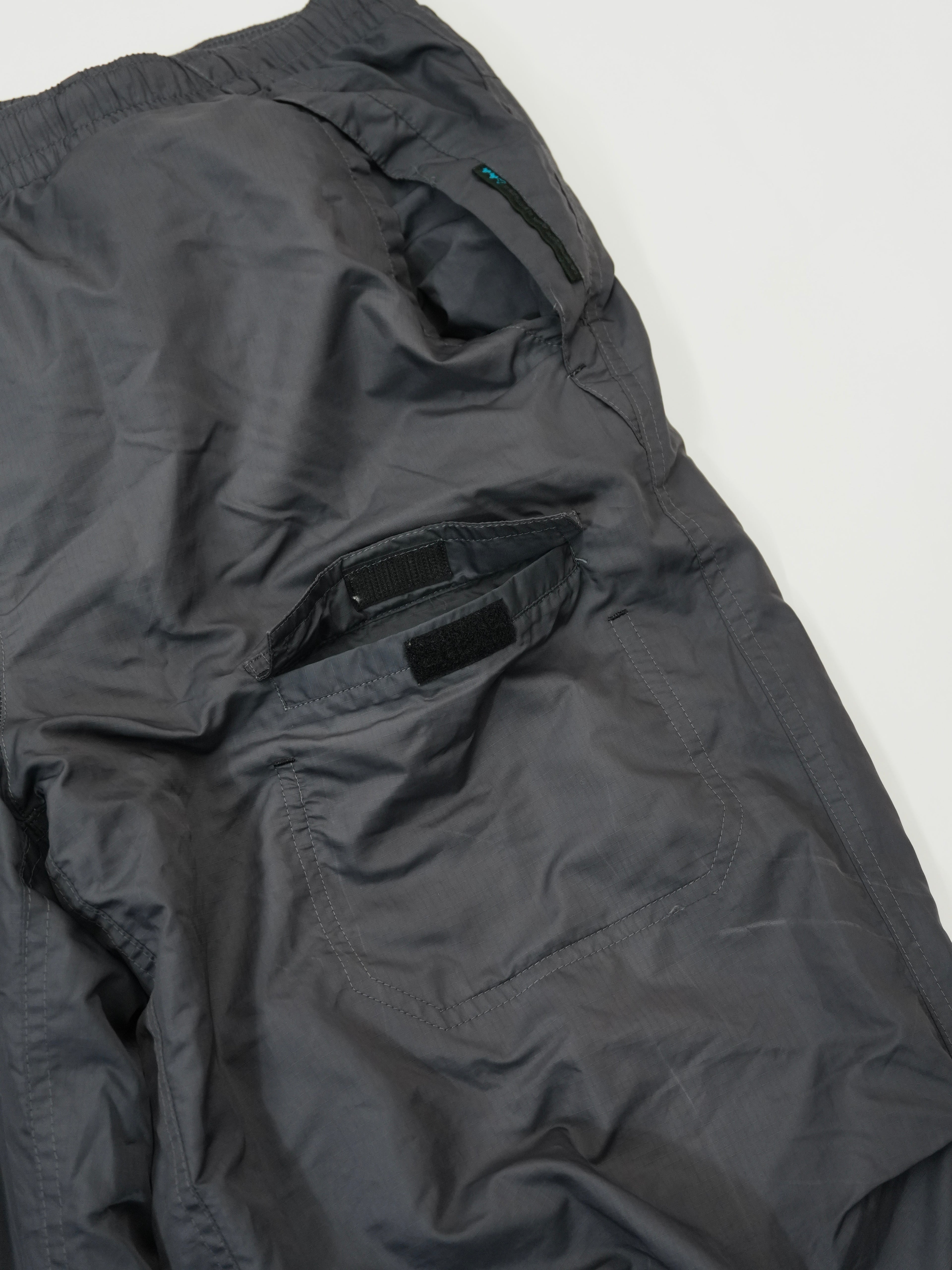 90s～　adidas　アディダス　CLIMA PROOF　トラックパンツ　ヴィンテージ　灰色　グレー　Oサイズ