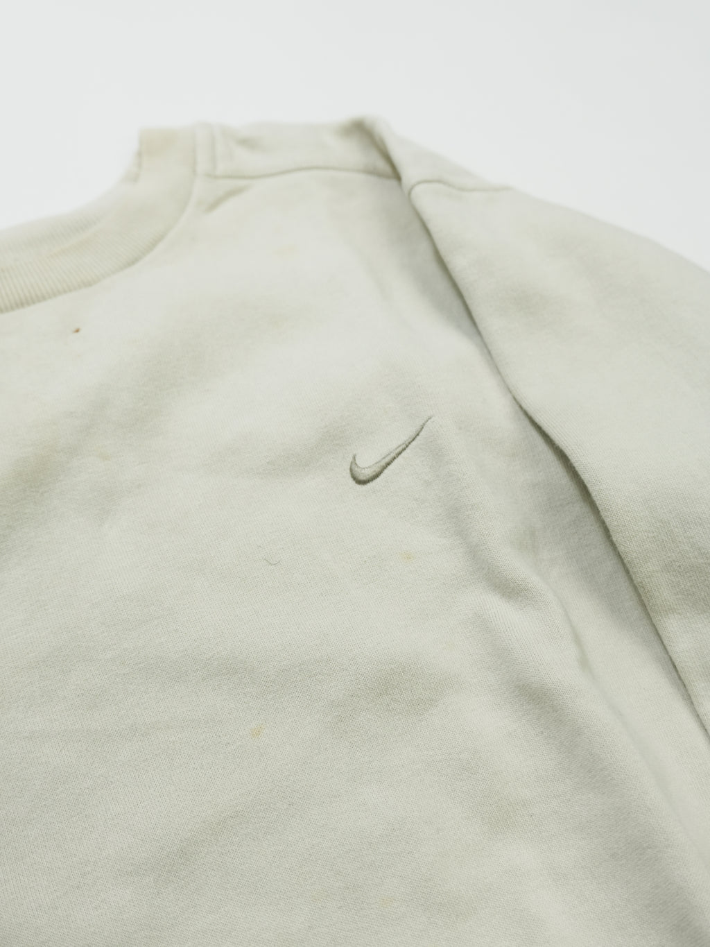 NIKE　ナイキ　スウェット/トレーナー　刺繍ロゴ　ベージュ　Sサイズ　