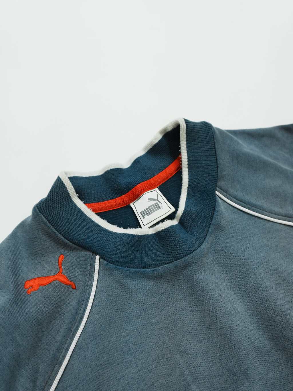 PUMA　プーマ　スウェット/トレーナー　フェード　ラグランスリーブ　刺繍ロゴ　ワンポイント　紺　ネイビー　Mサイズ