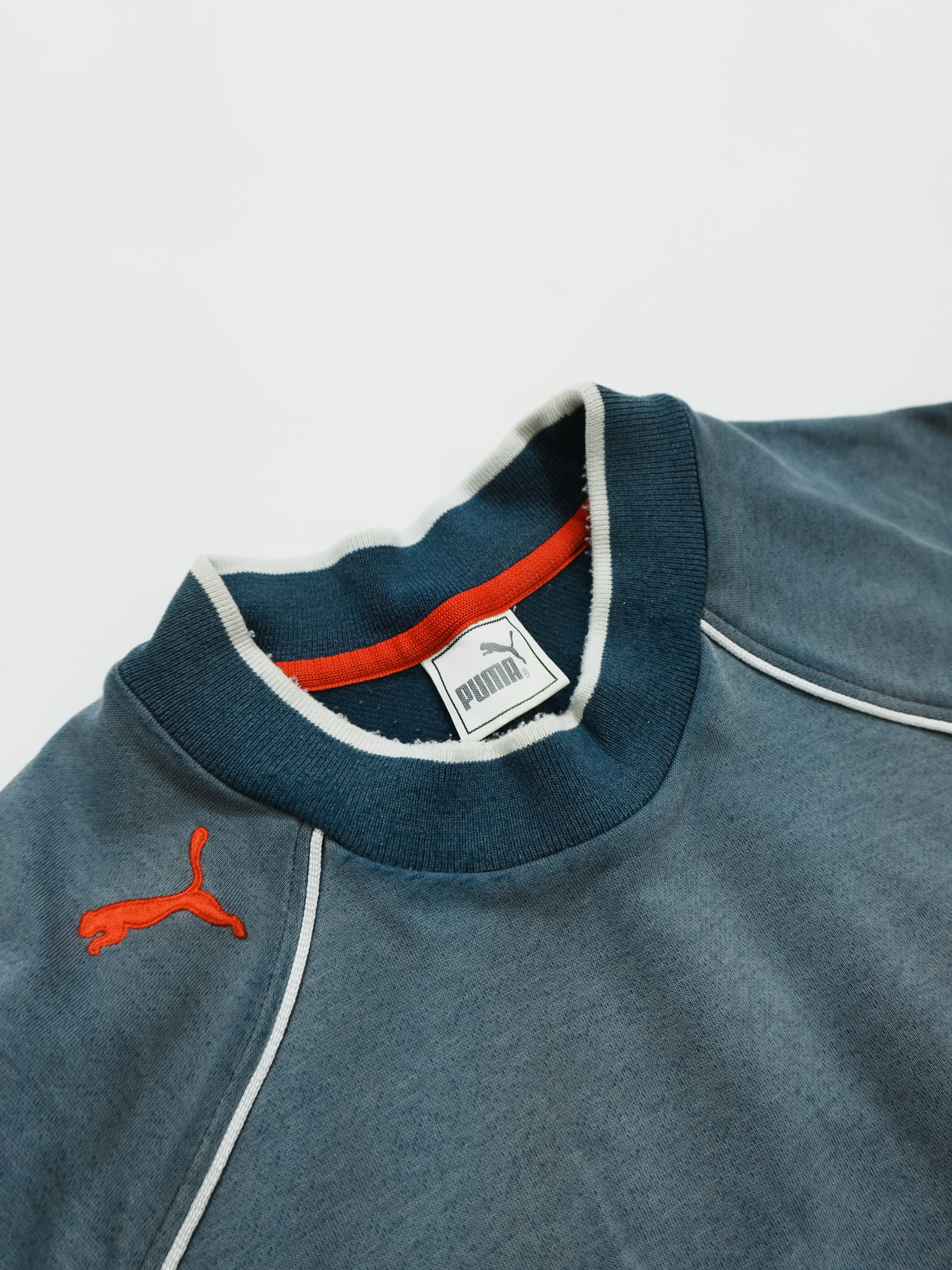 PUMA　プーマ　スウェット/トレーナー　フェード　ラグランスリーブ　刺繍ロゴ　ワンポイント　紺　ネイビー　Mサイズ