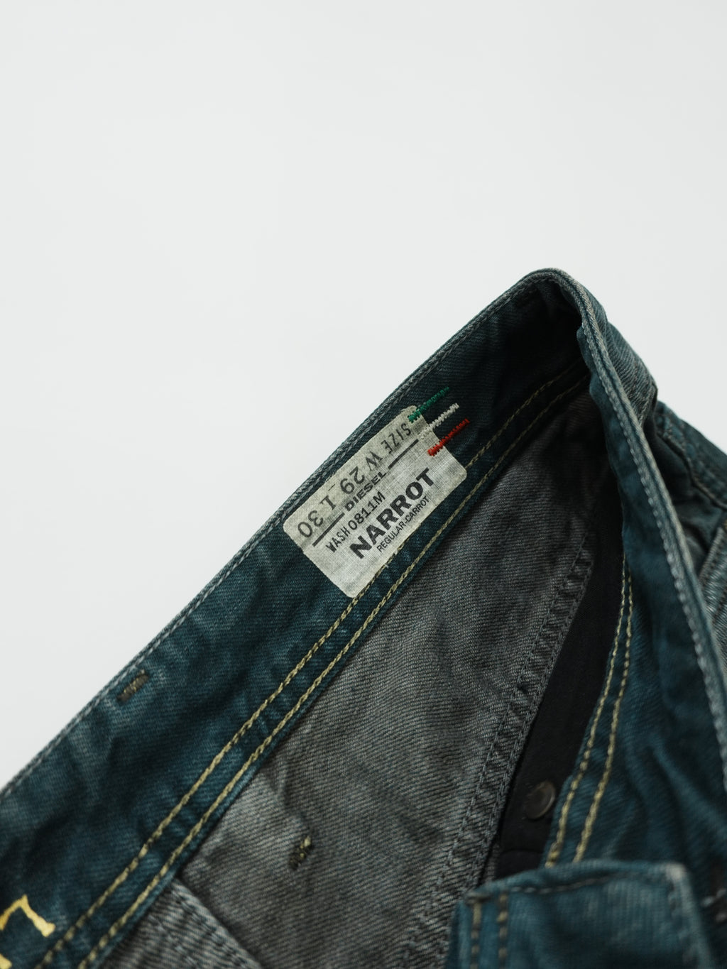 DIESEL　ディーゼル　NARROT　ナロット　0811M　デニムパンツ/ジーンズ　ボタンフライ　インディゴ　W29サイズ