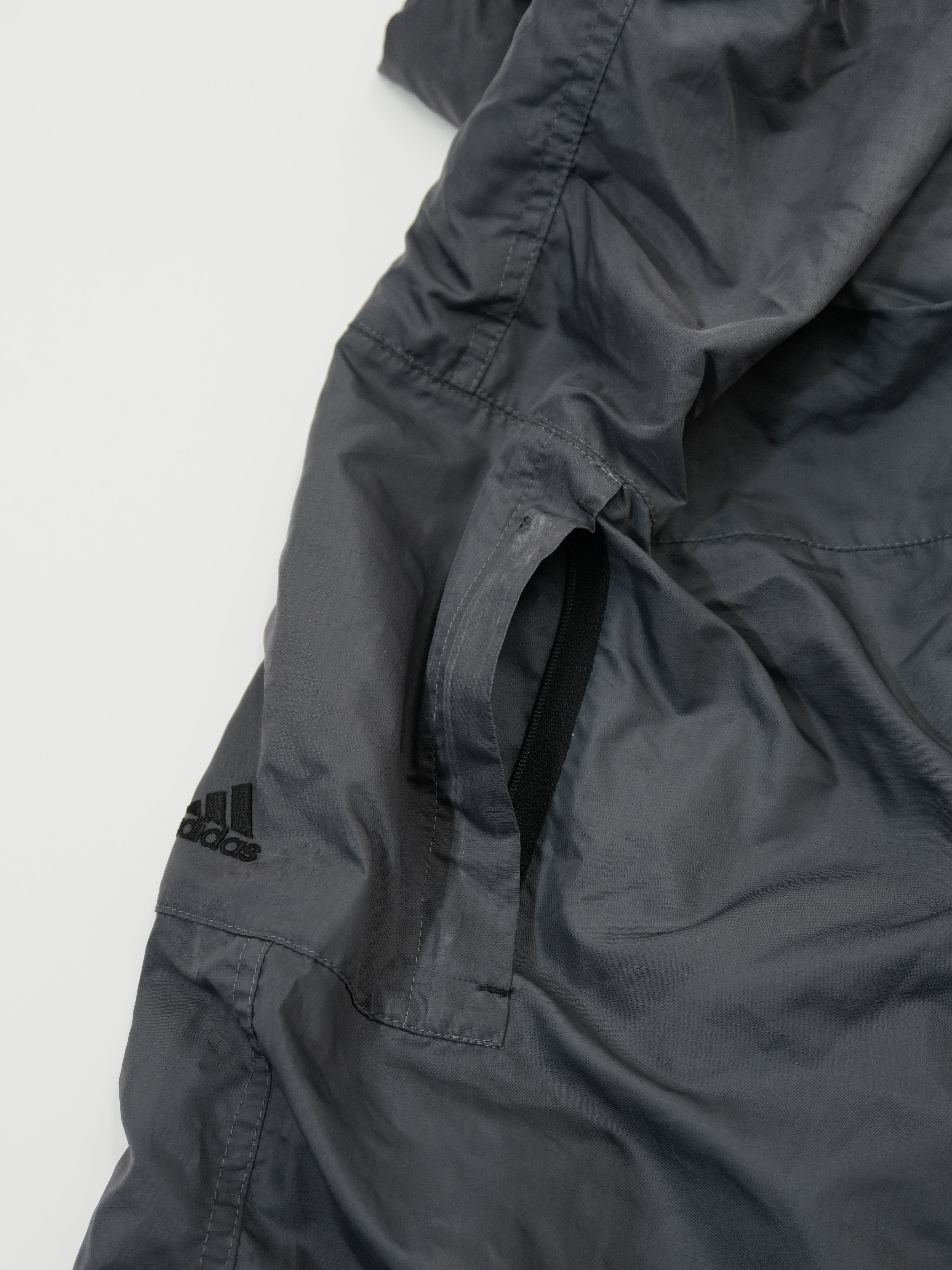 90s～　adidas　アディダス　CLIMA PROOF　トラックパンツ　ヴィンテージ　灰色　グレー　Oサイズ