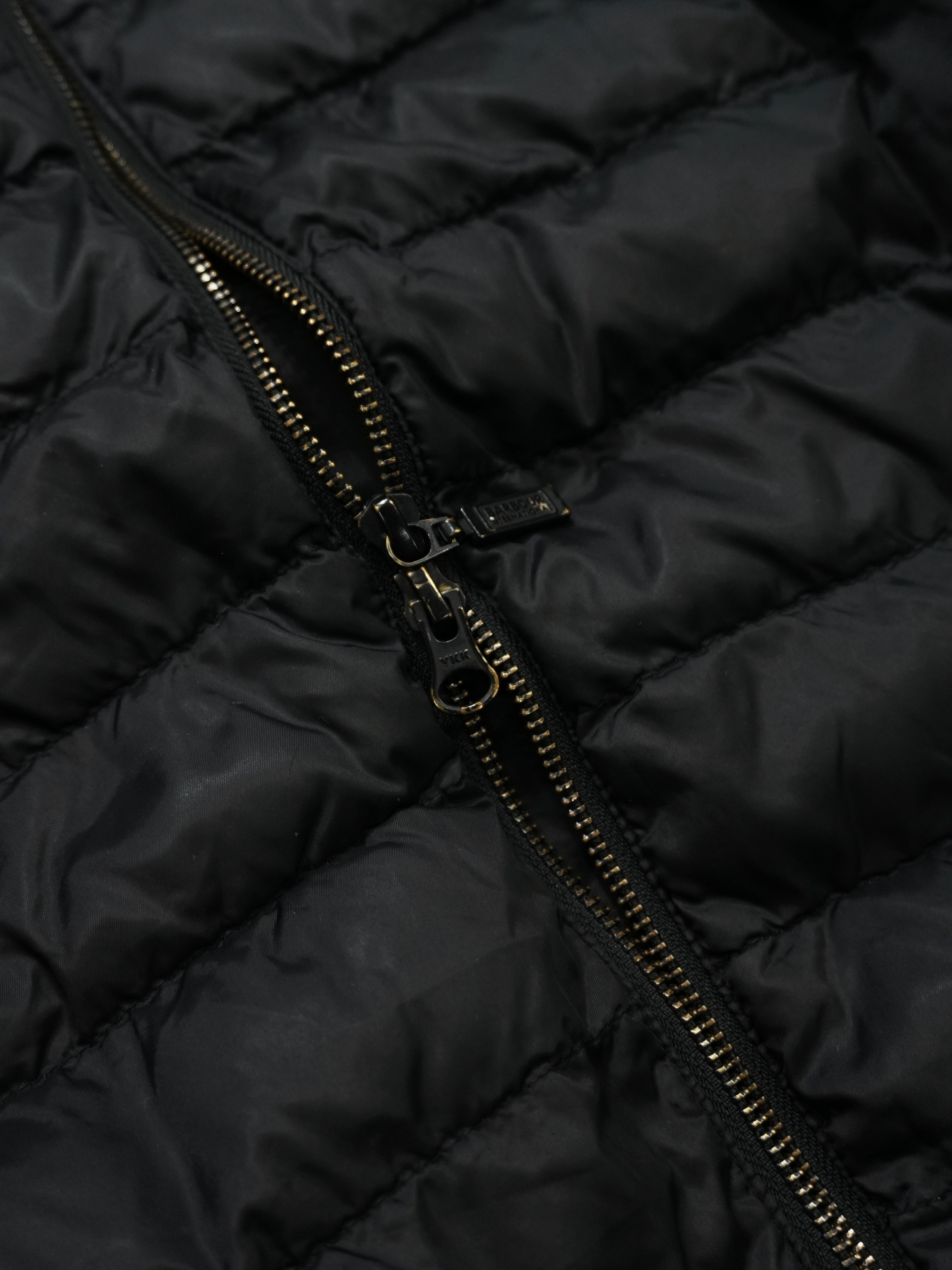 Barbour　バブアー　INTERNATIONAL　インターナショナル　フルジップ中綿ジャケット　黒　ブラック　Lサイズ