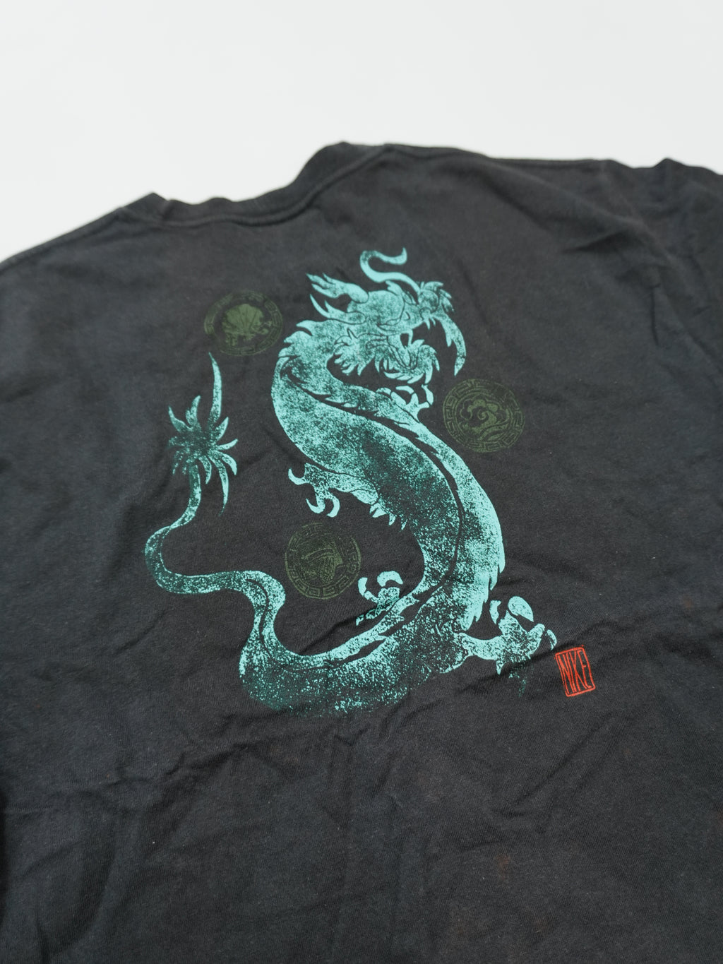 NIKE　ナイキ　半袖プリントTシャツ　ドラゴン　フェード　黒　ブラック　Mサイズ