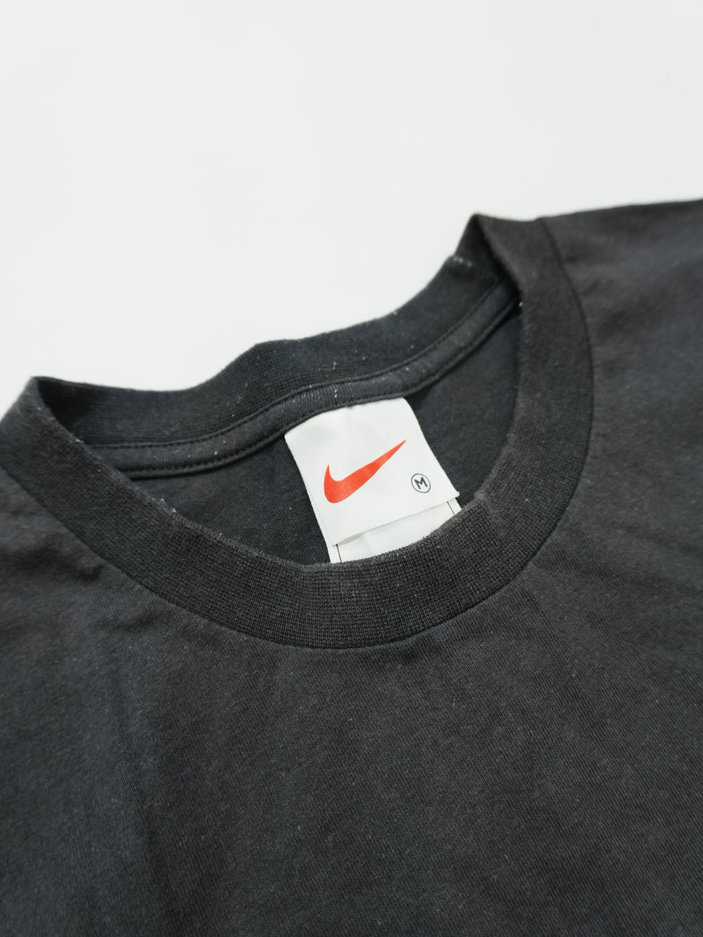 NIKE　ナイキ　半袖プリントTシャツ　ドラゴン　フェード　黒　ブラック　Mサイズ