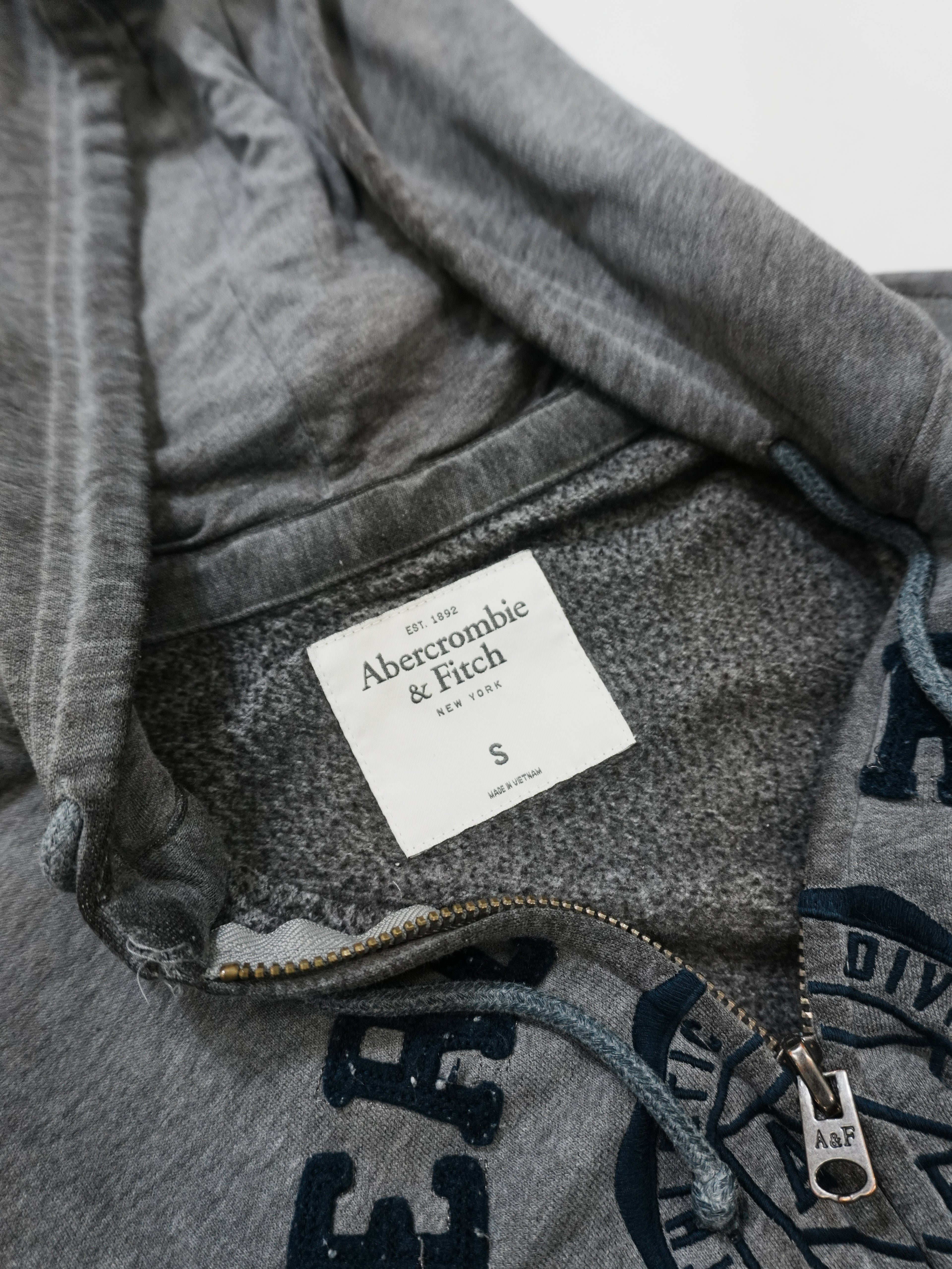Abercrombie＆Fitch　アバクロンビー＆フィッチ　フルジップパーカー/フーディー　灰色　グレー　Sサイズ