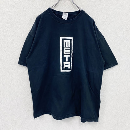 GILDAN　ギルダン　META FIVE　半袖プリントパロディTシャツ　デカロゴ　英字プリント　黒　ブラック　XLサイズ
