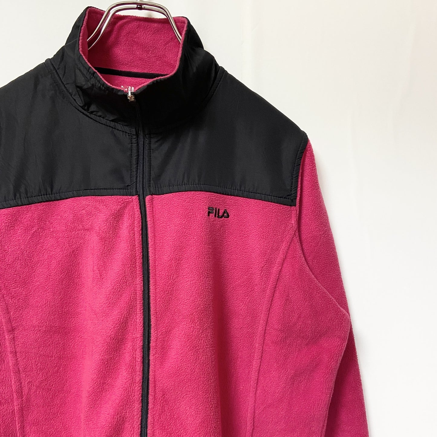 FILA 　フィラ　フリースジャケット/ボアジャケット　刺繍ロゴ　ワンポイント　ピンク　黒　ブラック　Lサイズ