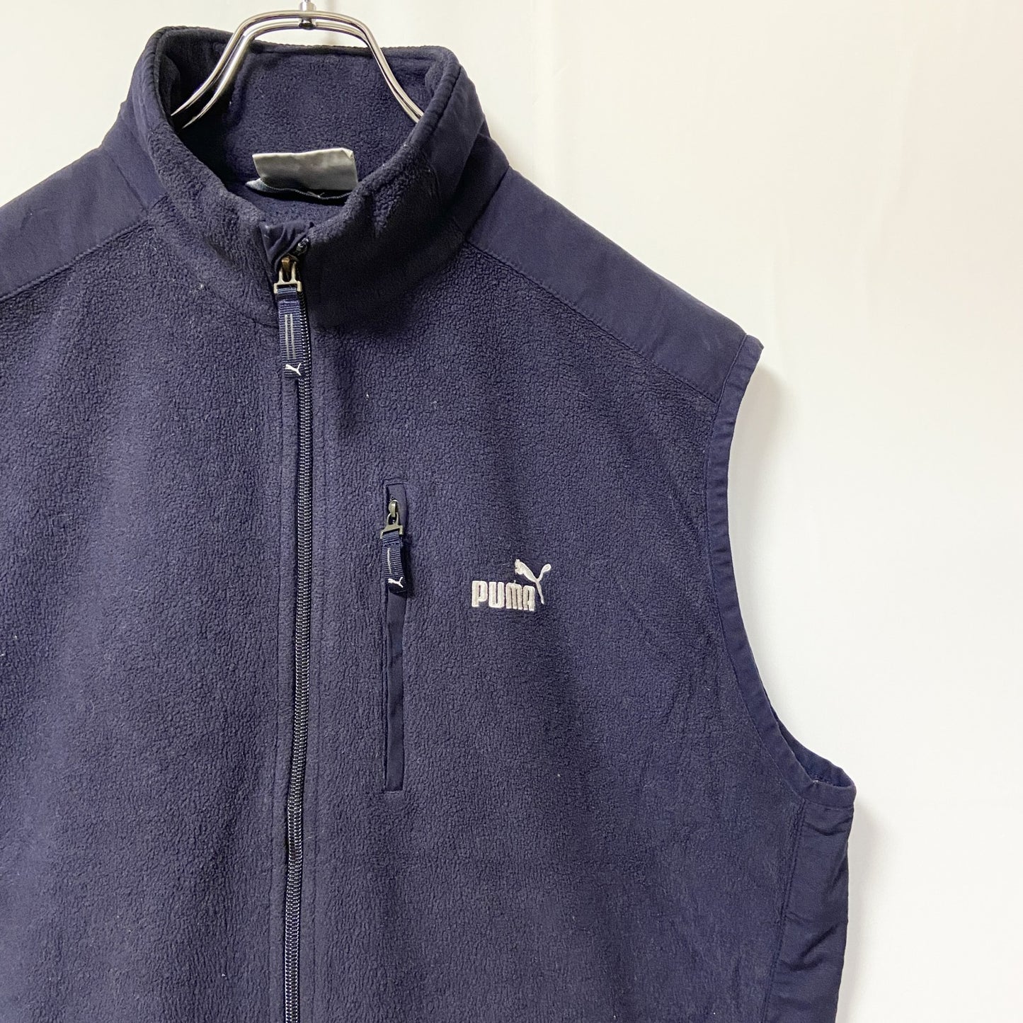 古着 used puma プーマ　フリースハイネックベスト　ワンポイントロゴ刺繍　ネイビー　紺　シンプル　ノームコア　Lサイズ