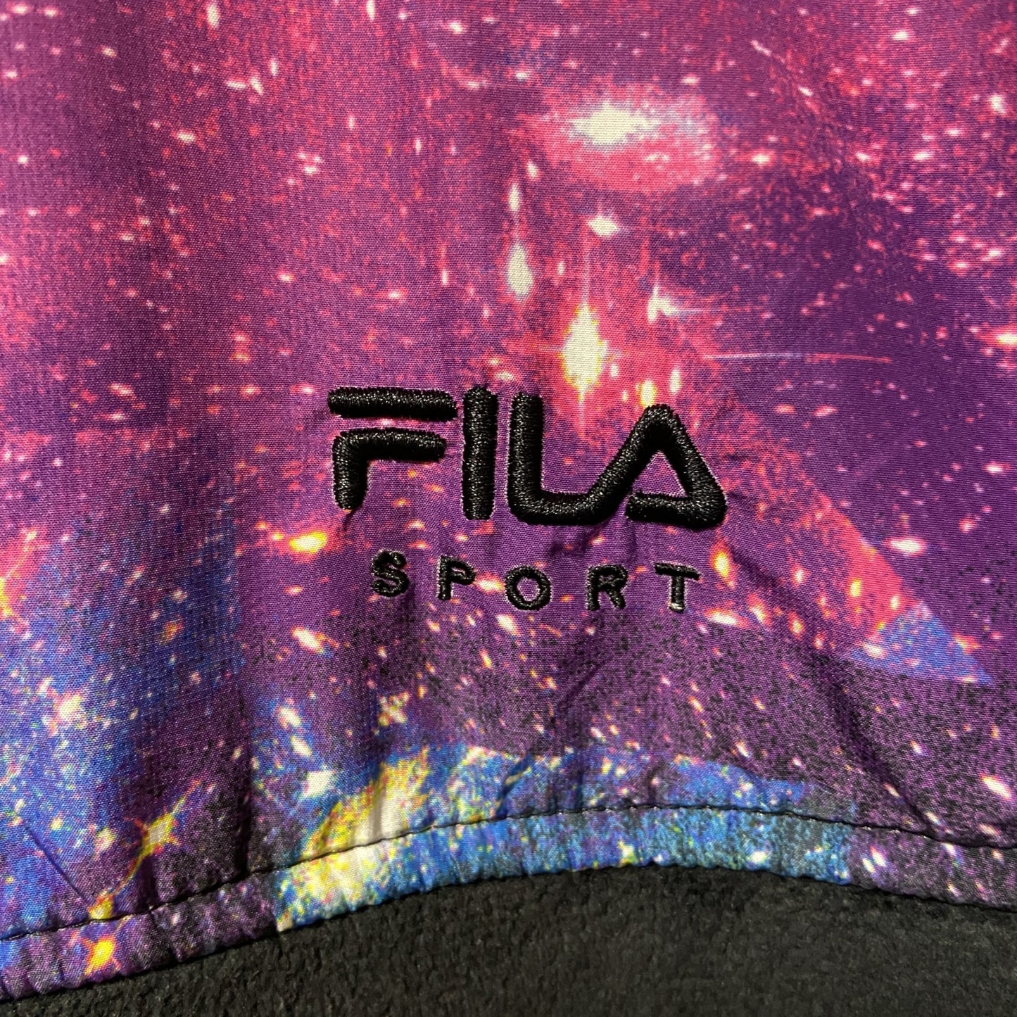 古着 used　FILA フィラ　長袖デザインフリースジャケット　ワンポイントロゴ刺繍　宇宙柄　スペース　ハイネック　Mサイズ