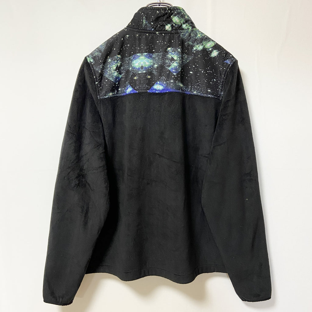 古着 used　FILA フィラ　長袖デザインフリースジャケット　ワンポイントロゴ刺繍　宇宙柄　スペース　ハイネック　Mサイズ