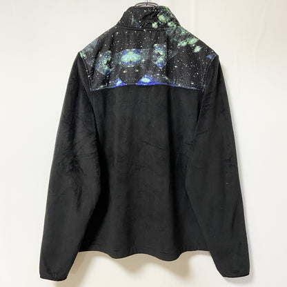 古着 used　FILA フィラ　長袖デザインフリースジャケット　ワンポイントロゴ刺繍　宇宙柄　スペース　ハイネック　Mサイズ