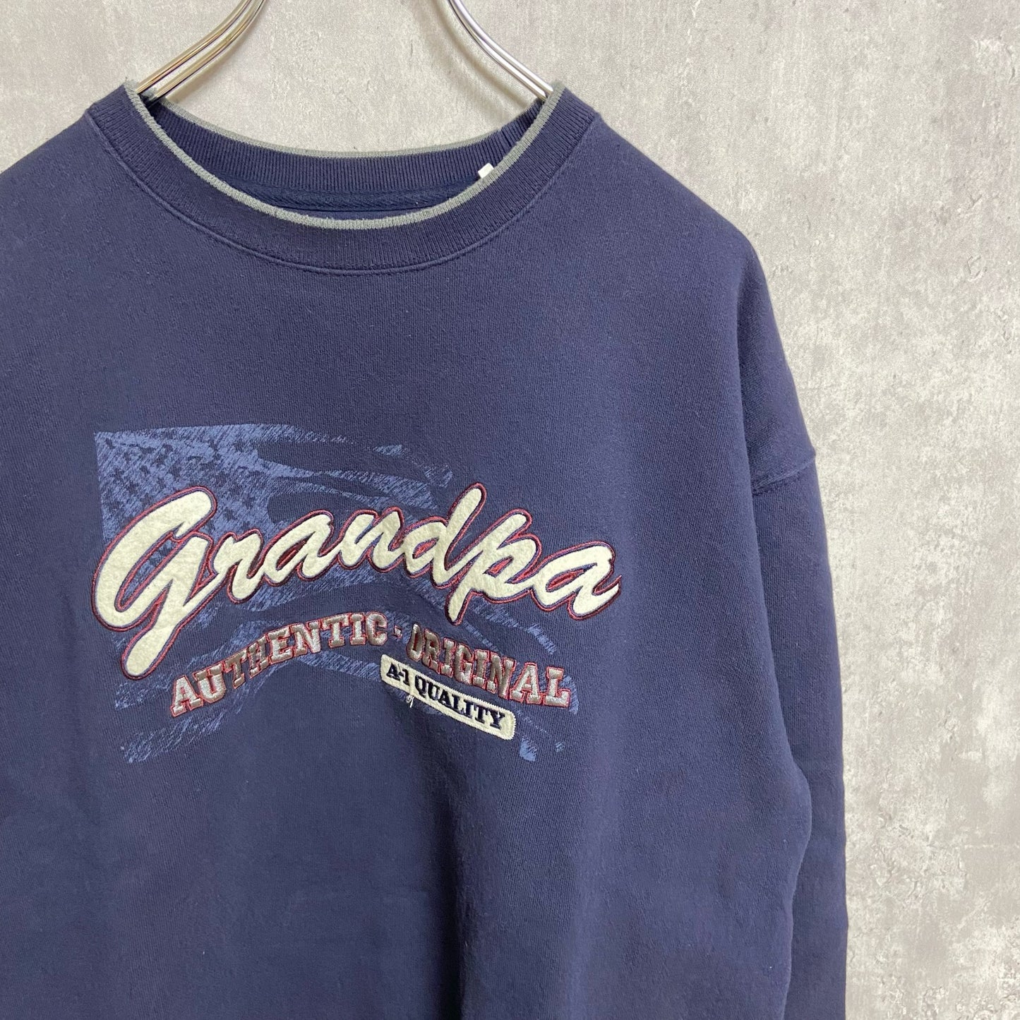 古着 used　grandma　長袖刺繍スウェット　トレーナー　ネイビー　紺　レトロデザイン　クルーネック　Mサイズ