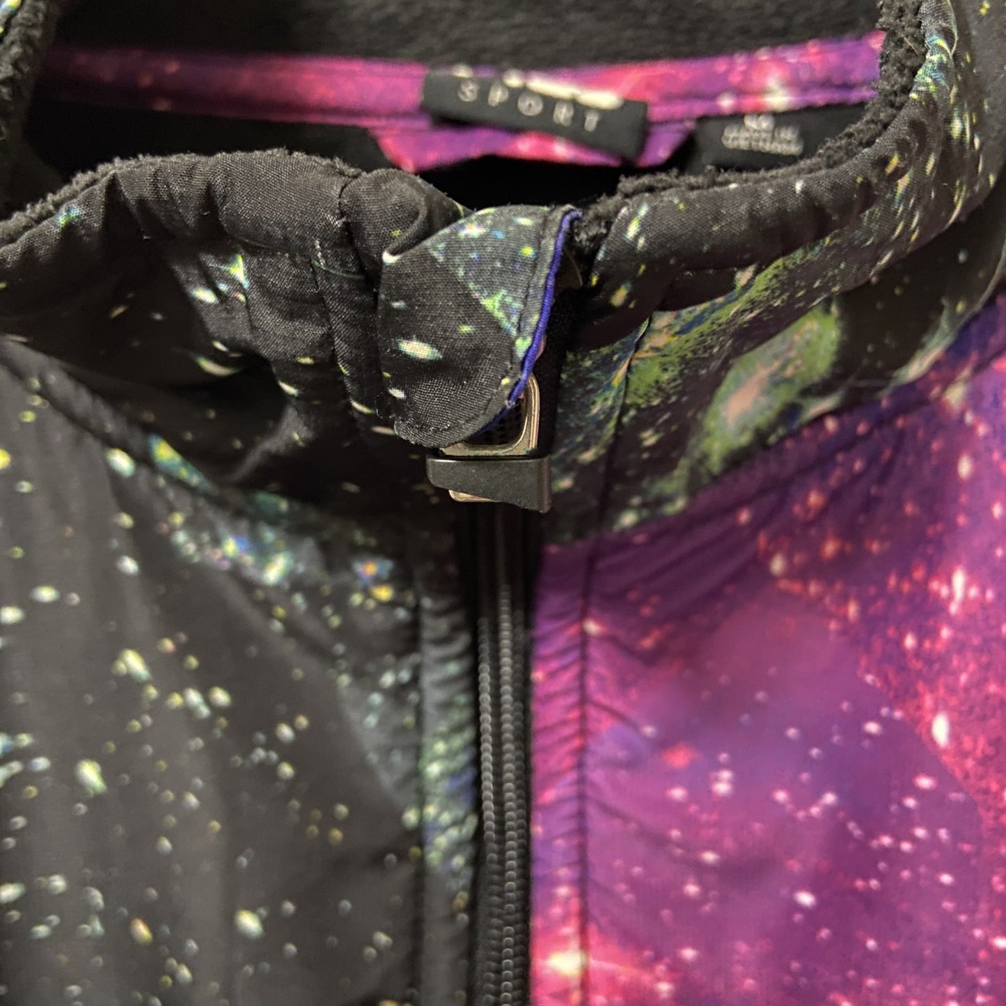 古着 used　FILA フィラ　長袖デザインフリースジャケット　ワンポイントロゴ刺繍　宇宙柄　スペース　ハイネック　Mサイズ