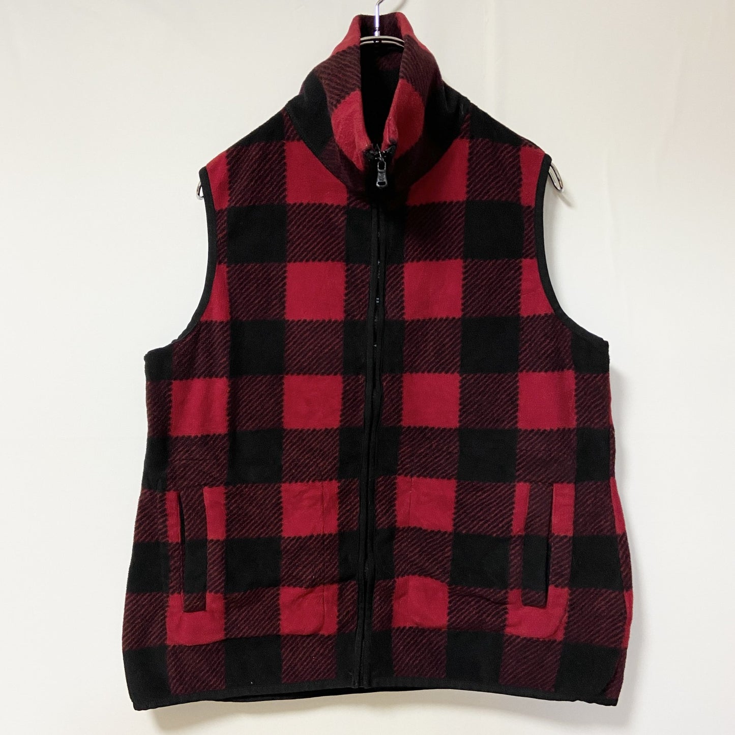 古着 used　CHAPS　チャップス　ハイネックジップアップフリースベスト　チェック柄　赤　黒　レトロデザイン　Lサイズ