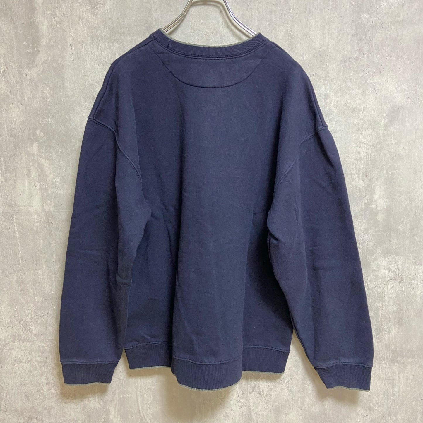 古着 used　grandma　長袖刺繍スウェット　トレーナー　ネイビー　紺　レトロデザイン　クルーネック　Mサイズ