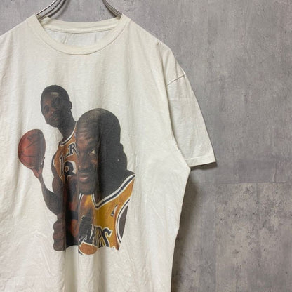 古着 used　NBA　LAKERS レイカーズ　半袖プリントデザインTシャツ　白　ホワイト　バスケ　レトロデザイン　クルーネック