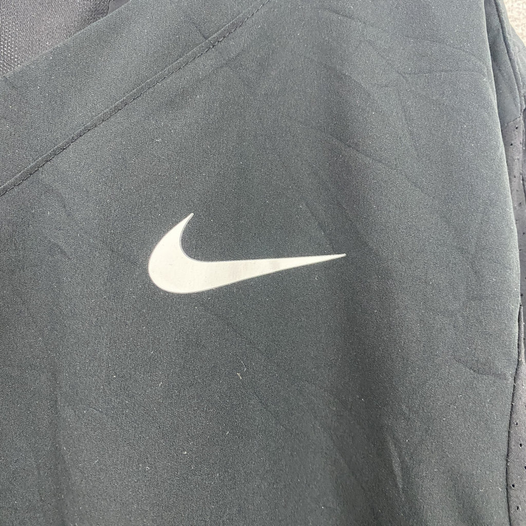 NIKE　ナイキ　半袖プルオーバージャケット　スウッシュロゴ　黒　ブラック　Mサイズ