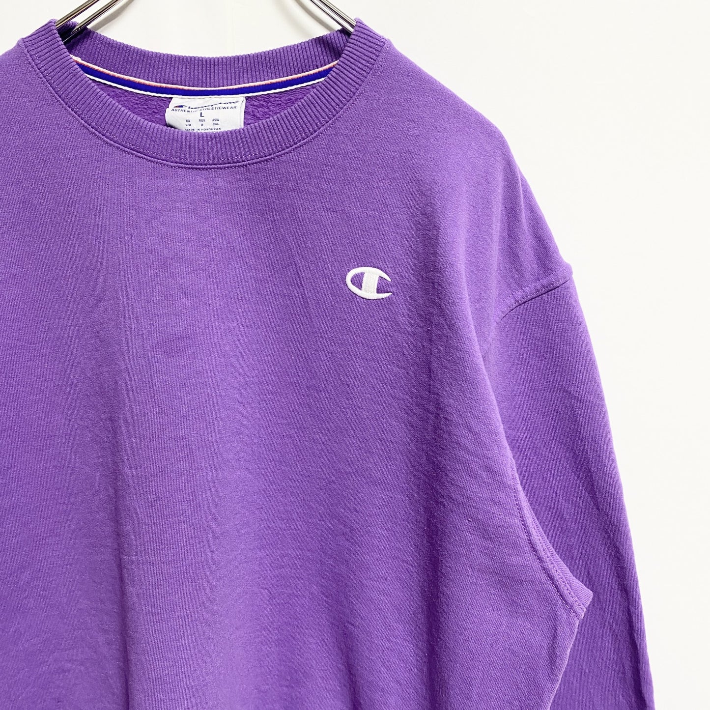 古着 used Champion チャンピオン　長袖ワンポイントロゴ刺繍スウェット　トレーナー　ノームコア　紫　Lサイズ