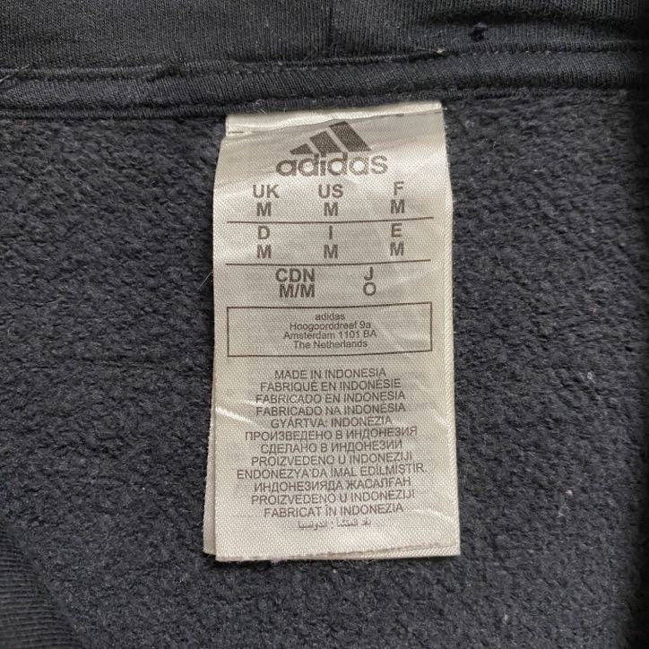 古着 used　adidas　アディダス　長袖フロントプリントパーカー　スウェットプルオーバー　黒　グレー　秋冬服　Mサイズ