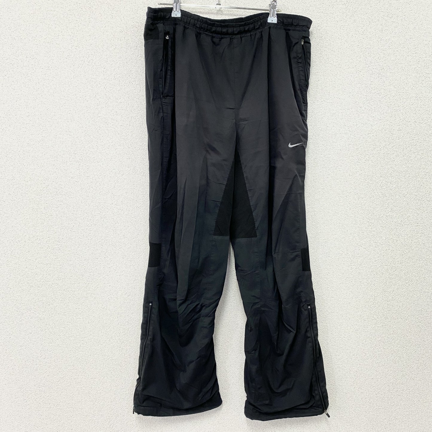 00s　NIKE　ナイキ　トラックパンツ　ナイロンパンツ　スウッシュ　ヴィンテージ　黒　ブラック　Lサイズ