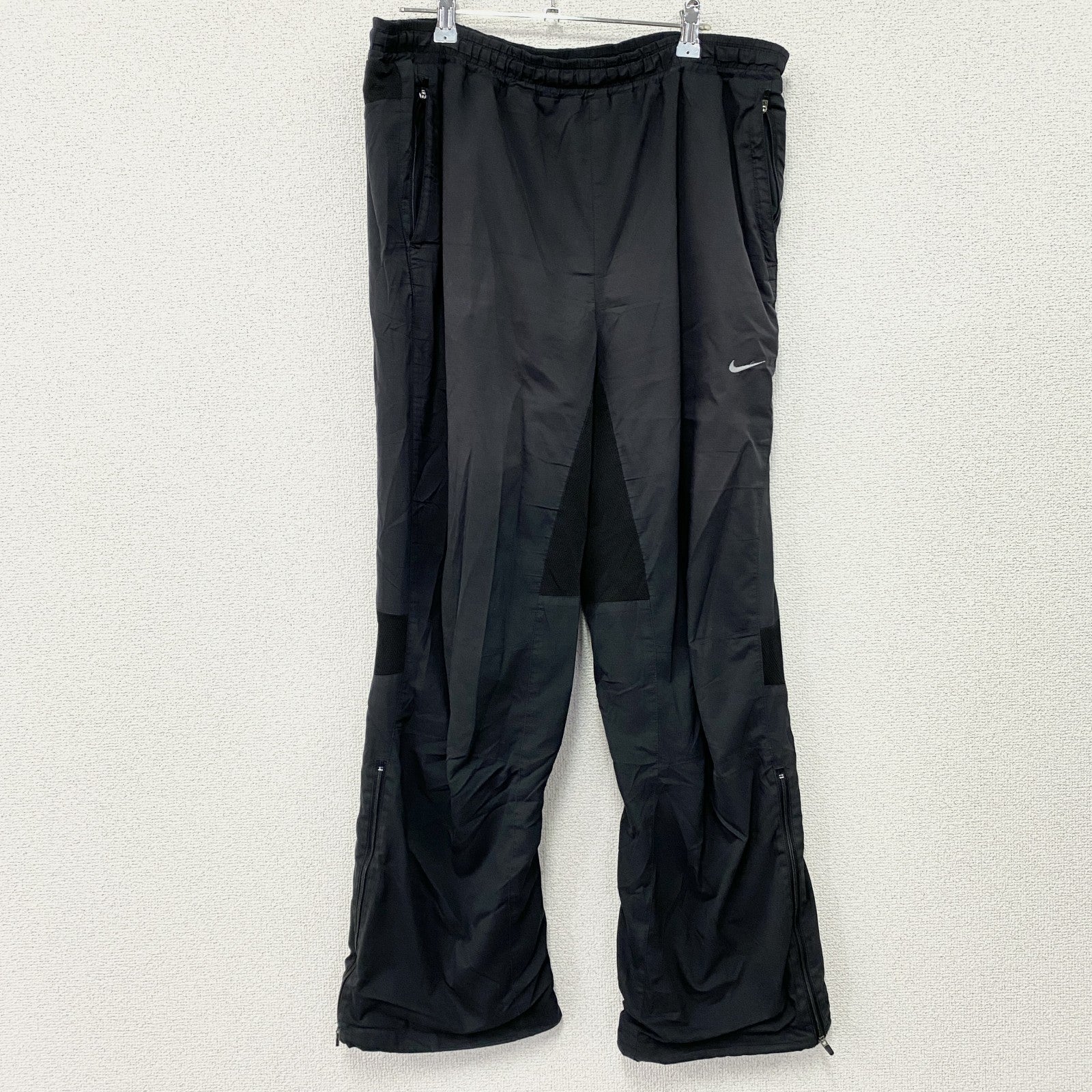 00s　NIKE　ナイキ　トラックパンツ　ナイロンパンツ　スウッシュ　ヴィンテージ　黒　ブラック　Lサイズ