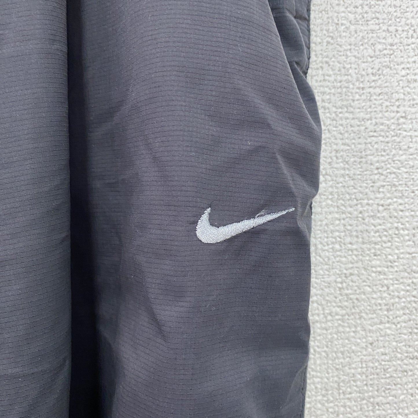 00s　NIKE　ナイキ　トラックパンツ　ナイロンパンツ　スウッシュ　ヴィンテージ　黒　ブラック　Lサイズ
