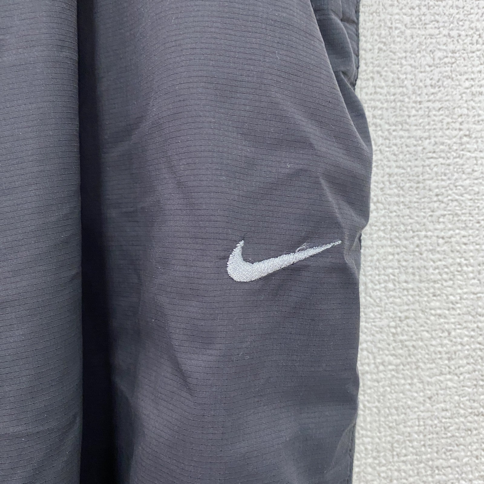 00s　NIKE　ナイキ　トラックパンツ　ナイロンパンツ　スウッシュ　ヴィンテージ　黒　ブラック　Lサイズ