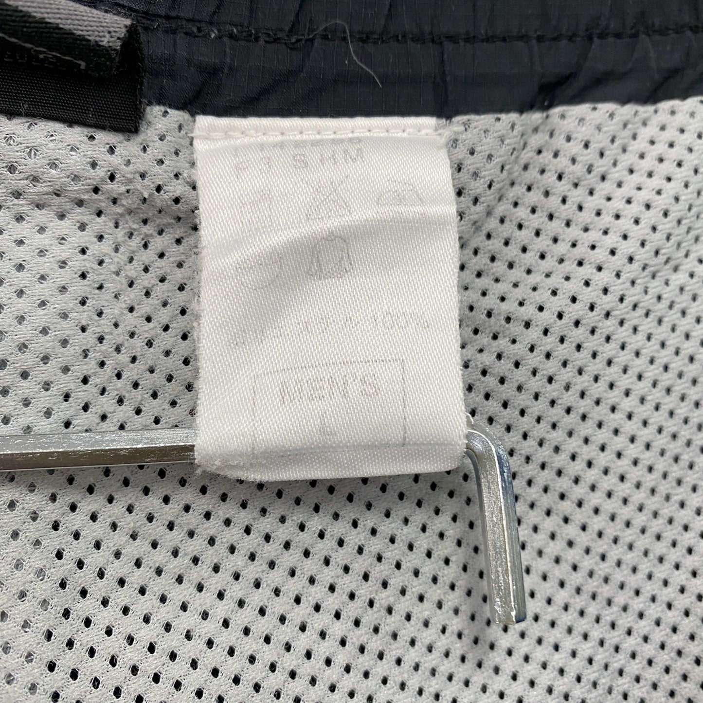 00s　NIKE　ナイキ　トラックパンツ　ナイロンパンツ　スウッシュ　ヴィンテージ　黒　ブラック　Lサイズ