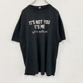 半袖プリントメッセージTシャツ　3連プリント　英字プリント　皮肉メッセージ　クルーネック　黒　ブラック