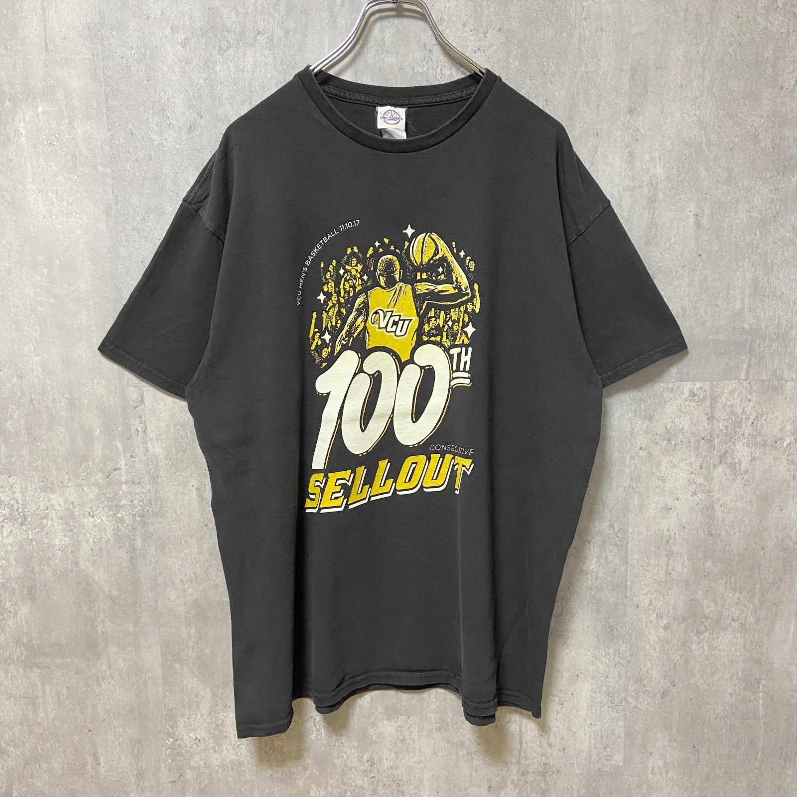 古着 used　NCAA　VCU　バージニア・コモンウェルス大学　バスケ　半袖カレッジプリントTシャツ　黒　ブラック　スポーツ