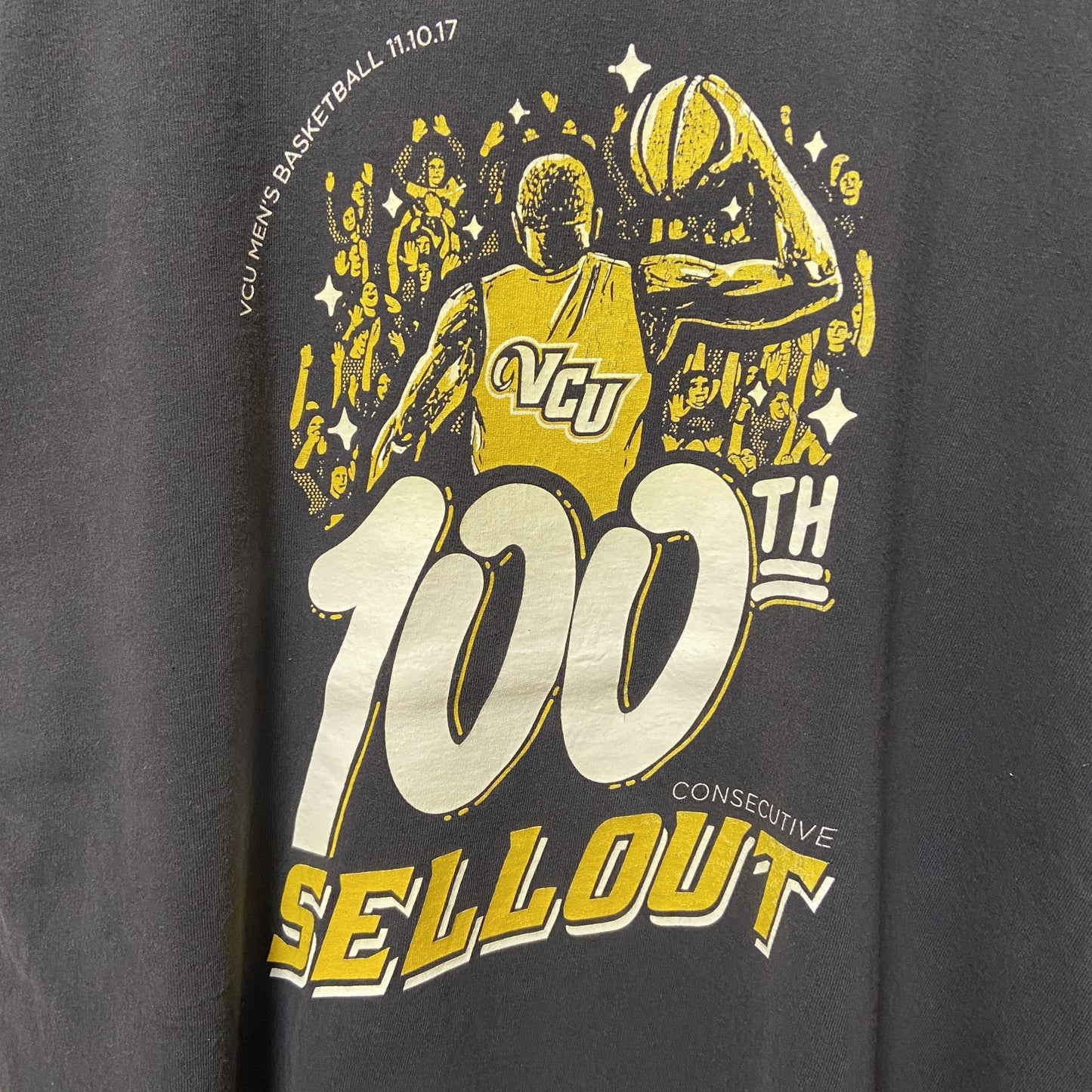 古着 used　NCAA　VCU　バージニア・コモンウェルス大学　バスケ　半袖カレッジプリントTシャツ　黒　ブラック　スポーツ