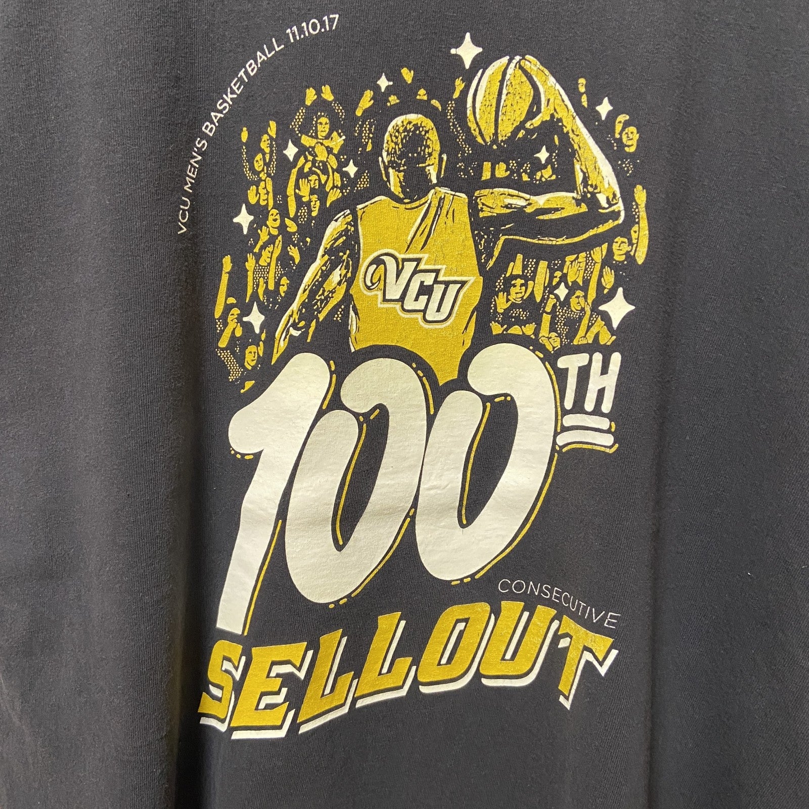 古着 used　NCAA　VCU　バージニア・コモンウェルス大学　バスケ　半袖カレッジプリントTシャツ　黒　ブラック　スポーツ
