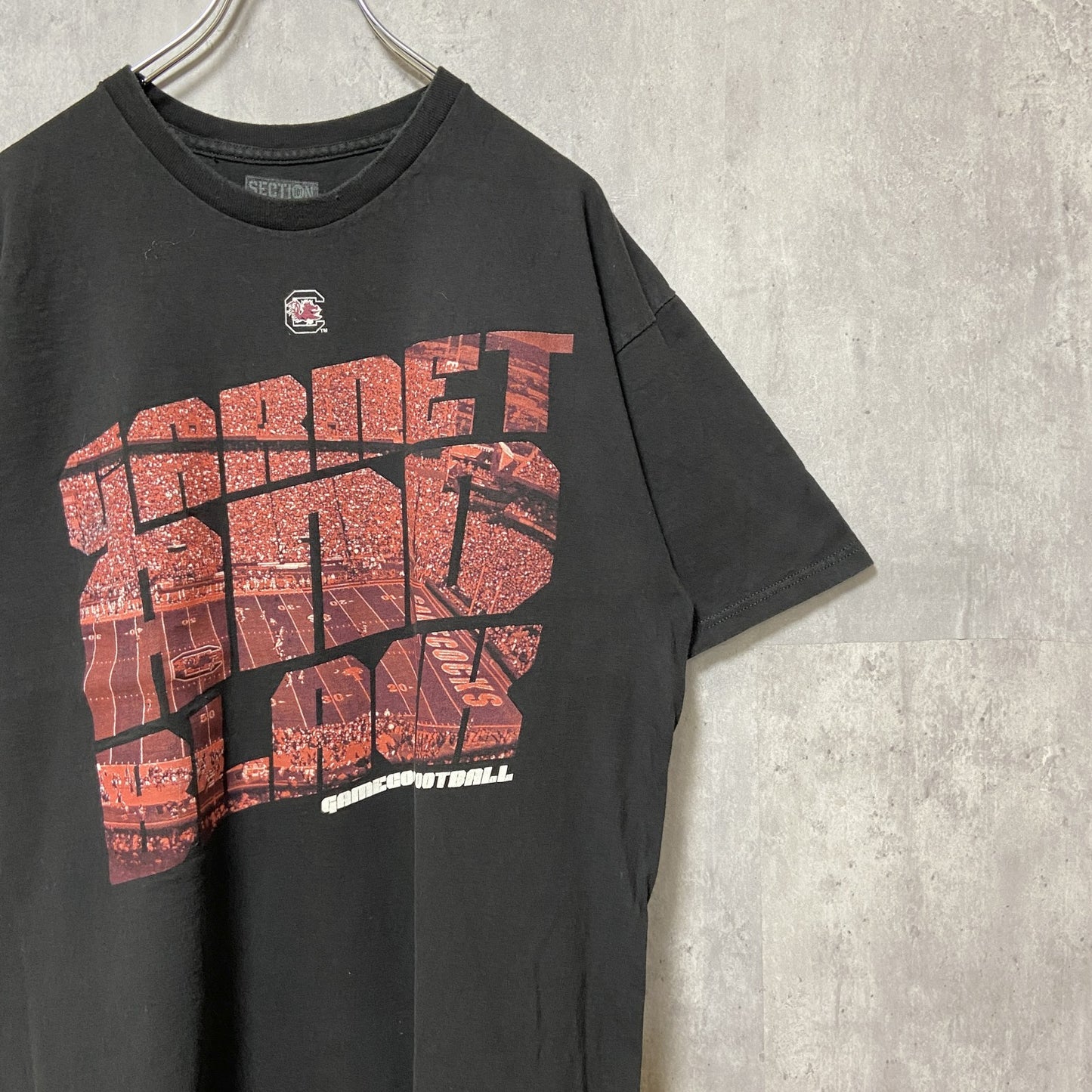 古着 used　NCAA　GAMECOCKS FOOTBALL　アメフト　半袖カレッジプリントTシャツ　黒　ブラック　スポーツ