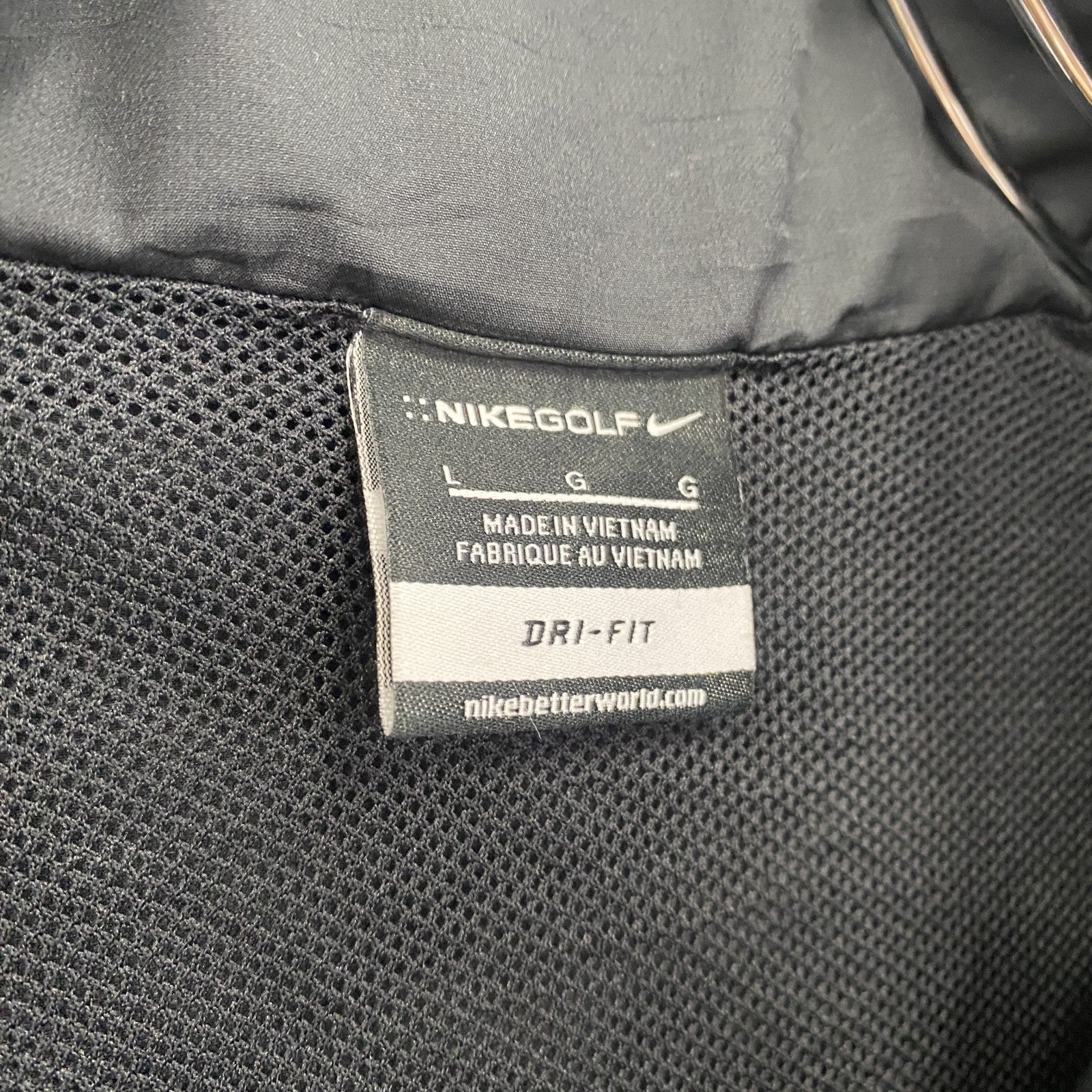 古着 used　NIKE GOLF　ナイキゴルフ　ハーフジップナイロン刺繍ジャケット　黒　ブラック　Lサイズ
